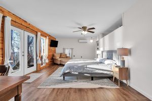 Alquiler Vacacional - Lakefront Escape On Lake Hudson 5 Bedroom Cabin