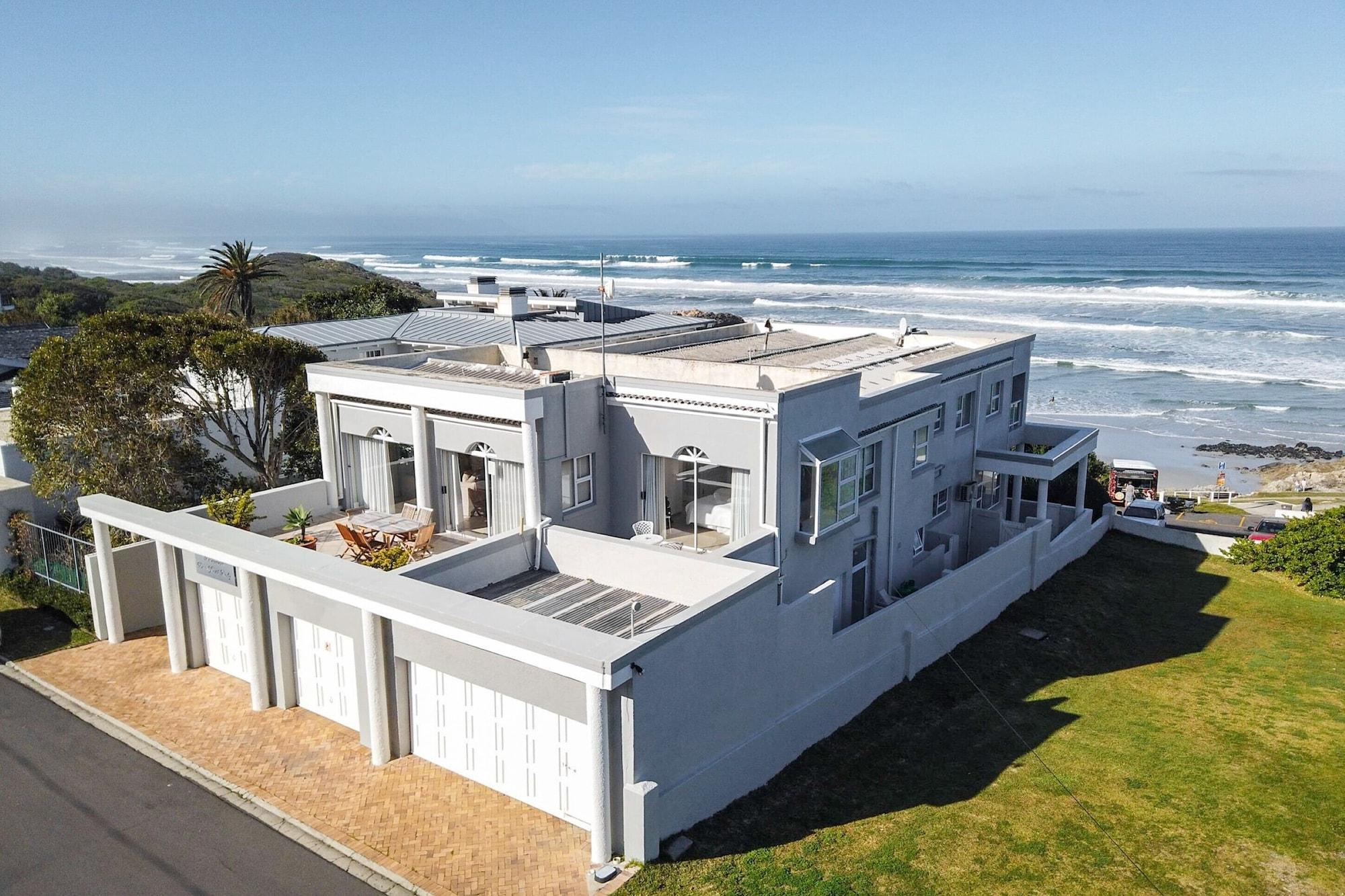 Varios Hermanus Beachfront Lodge