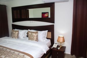 Alojamiento - Grace Garden Hotel