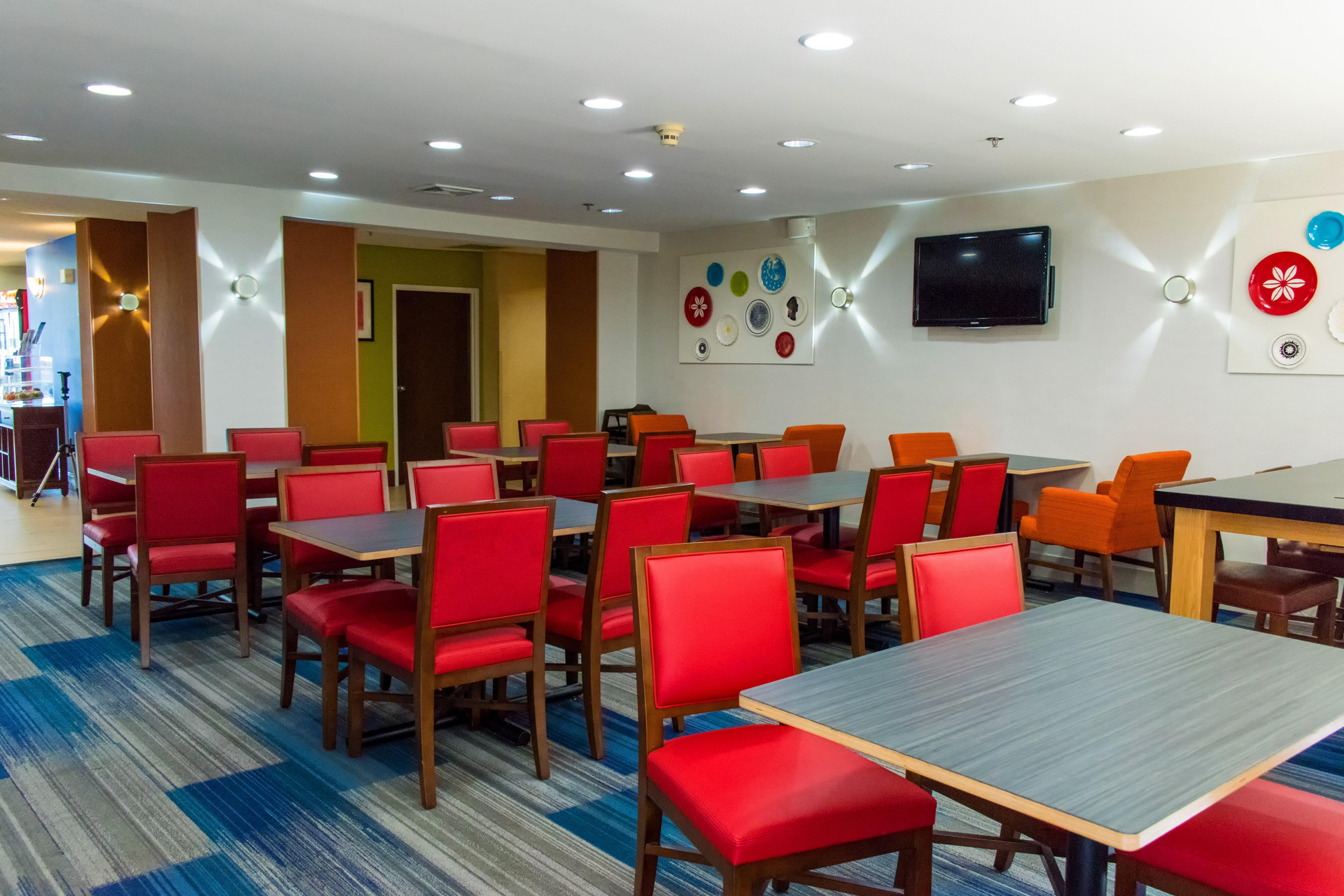 Restaurant Holiday Inn Express and Suites Kinston