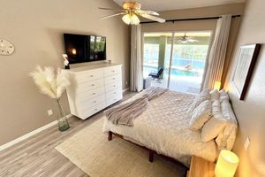 Alquiler Vacacional - Waterfront retreat with private, heated pool in sunny SW Florida