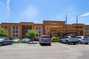 Alojamiento - Best Western Plus Fresno Airport Hotel