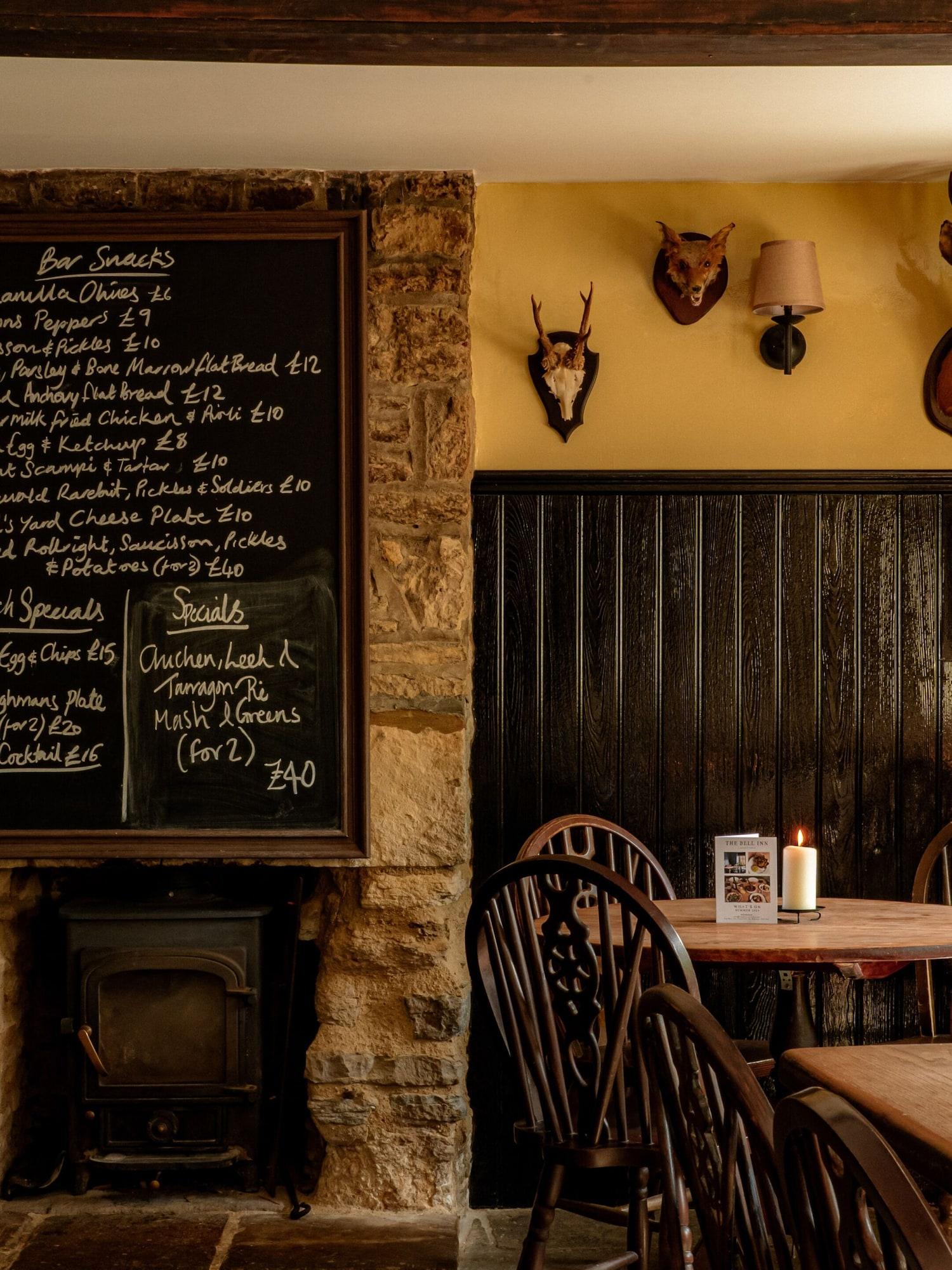 Bar/Salón The Bell Inn
