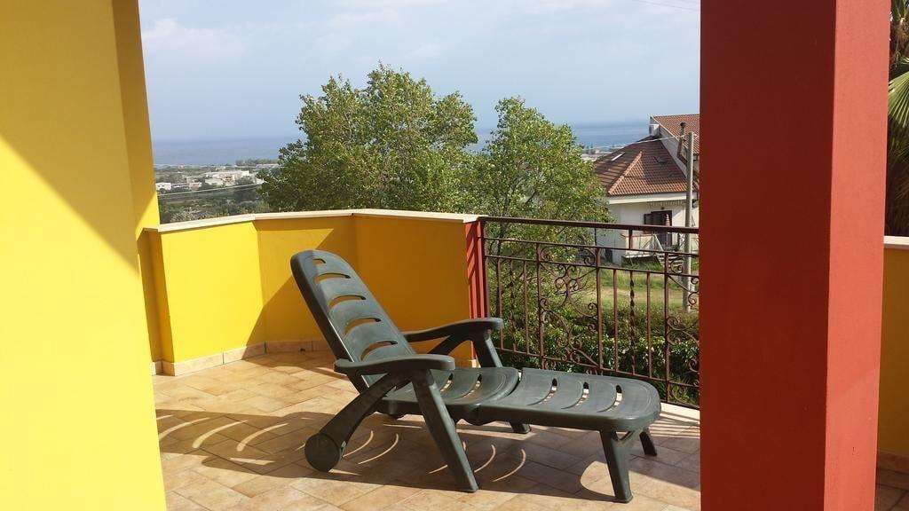 Varios Bed and Breakfast Coral Blue