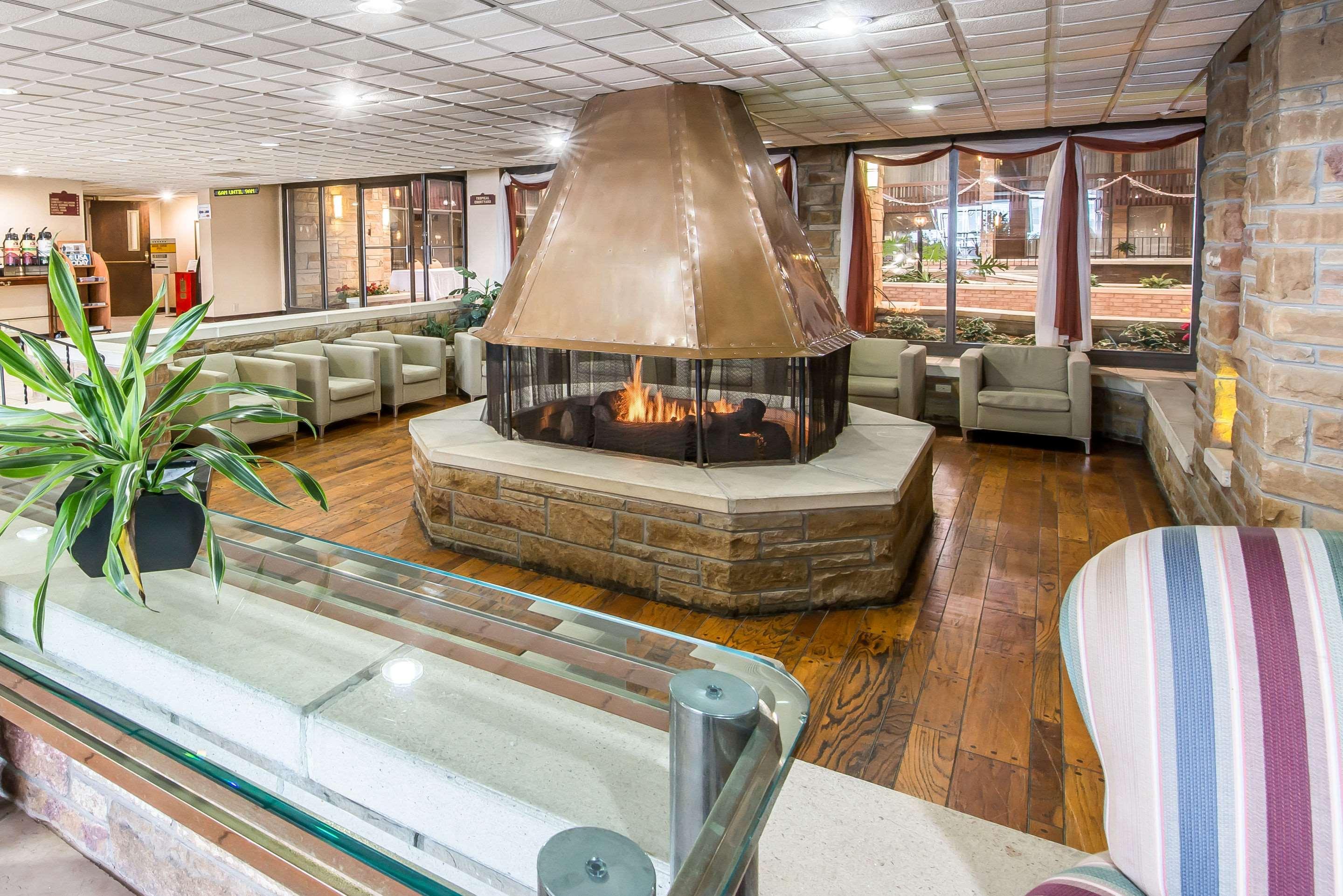 Vista Lobby Quality Inn & Conference Center Somerset