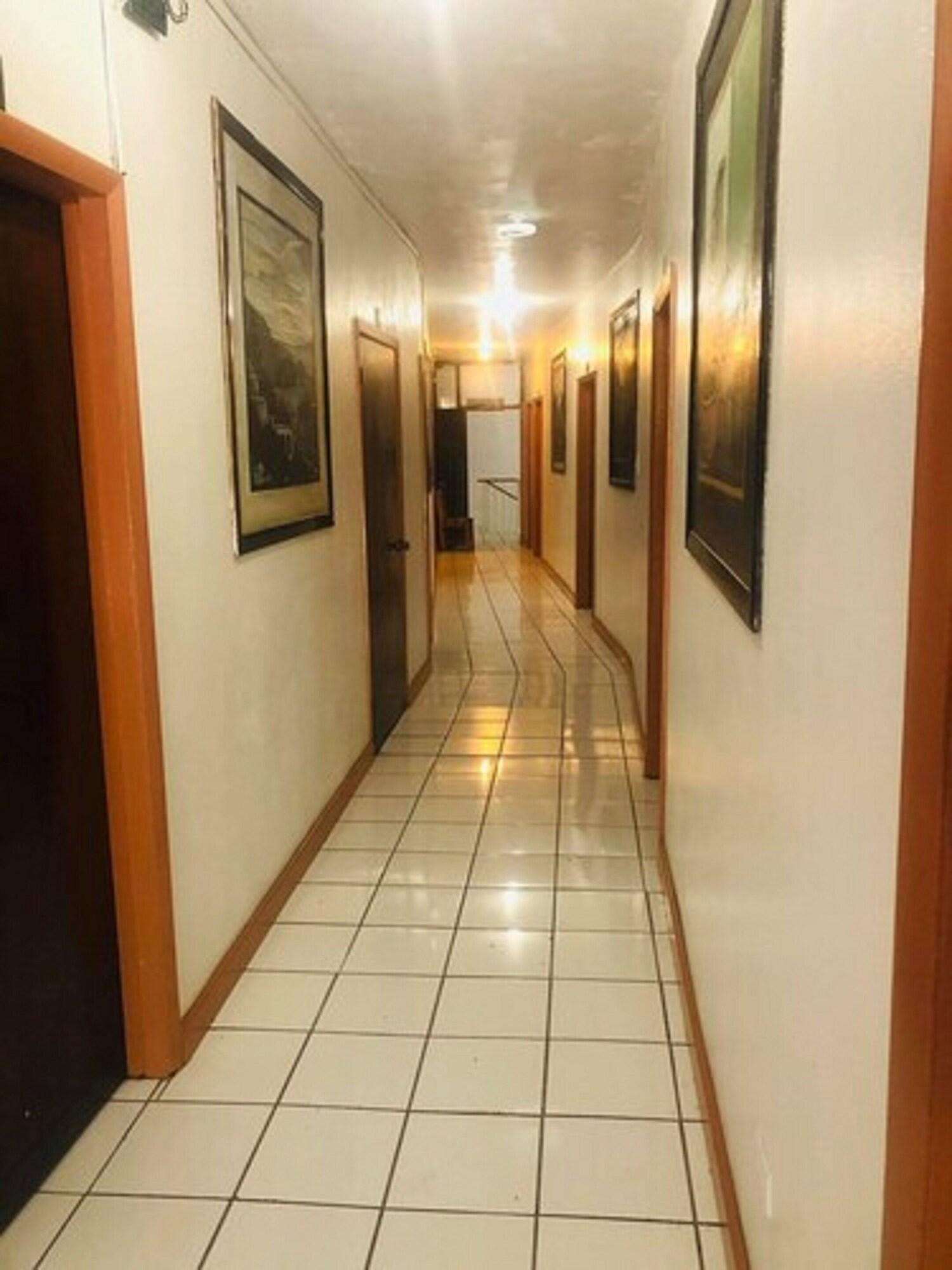 Varios Hotel Castle Maria