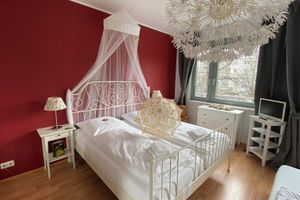 Alquiler Vacacional - Museum Island and Gendarmenmarkt! Sights on foot, elevator & balcony underground!