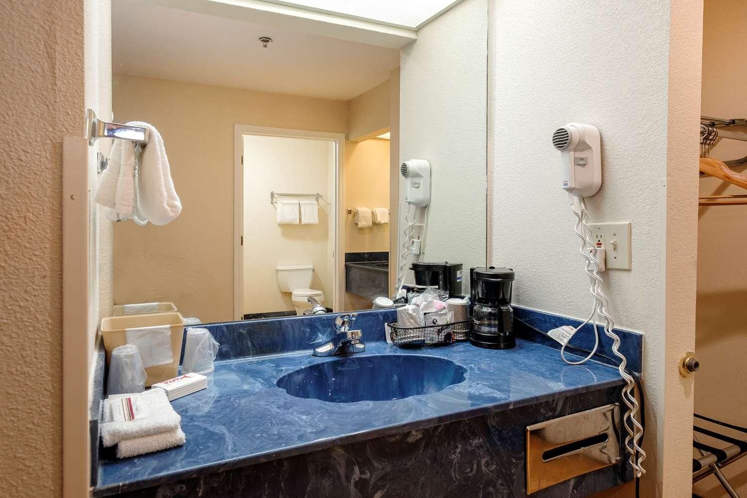 Suite Red Roof Inn & Suites Mobile SW – I-10