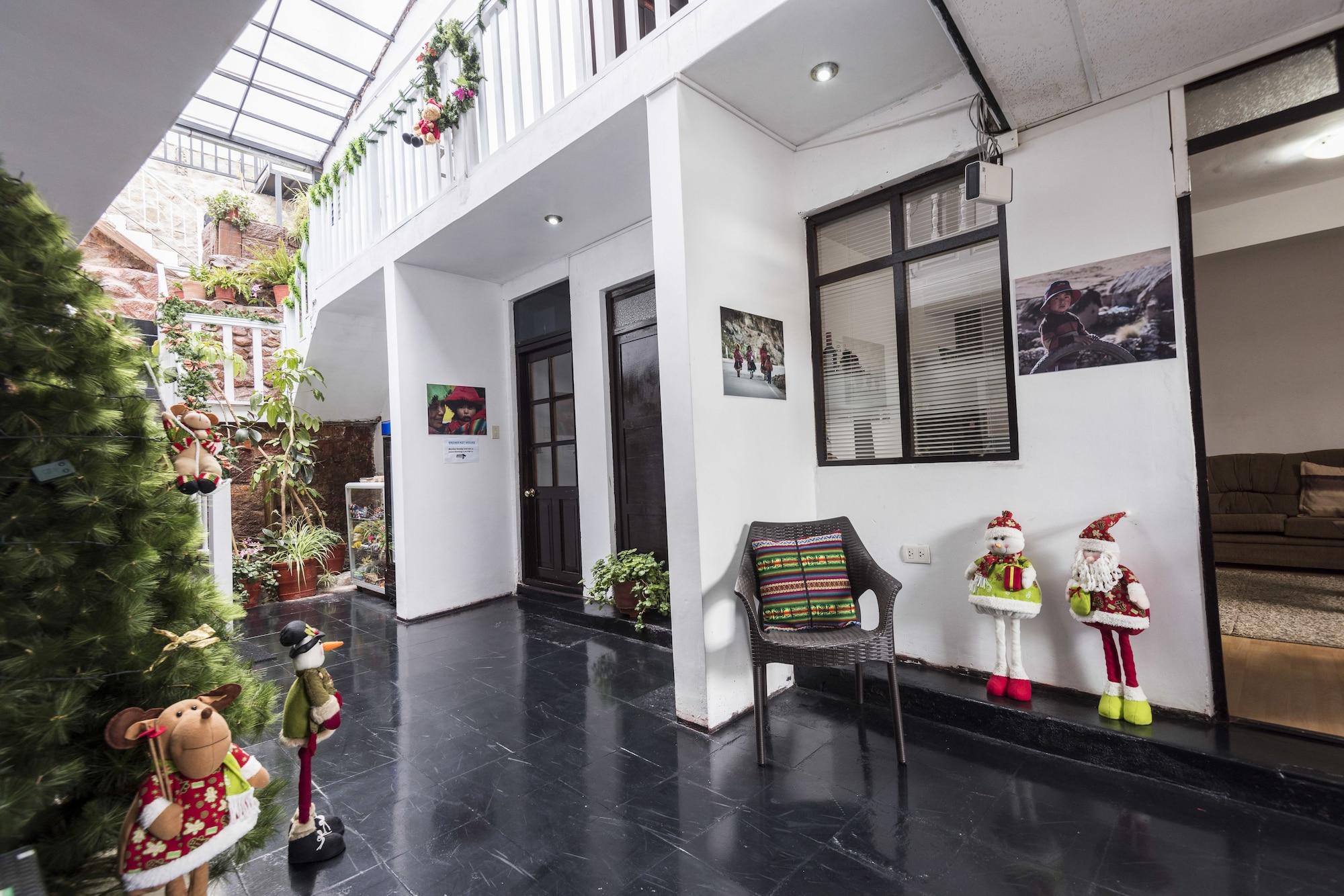 Vista Lobby Pension Sanbleña B&B
