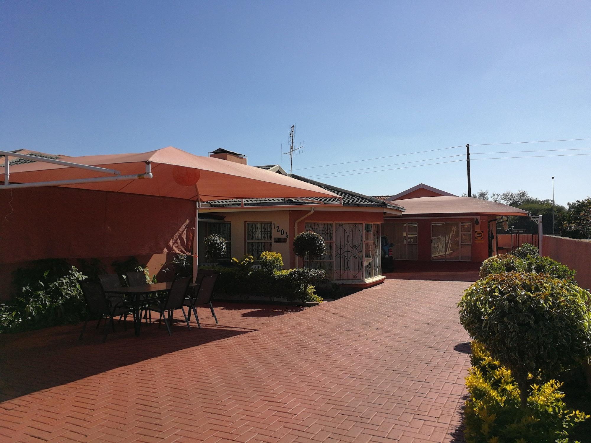 Varios Joezebel Guest House