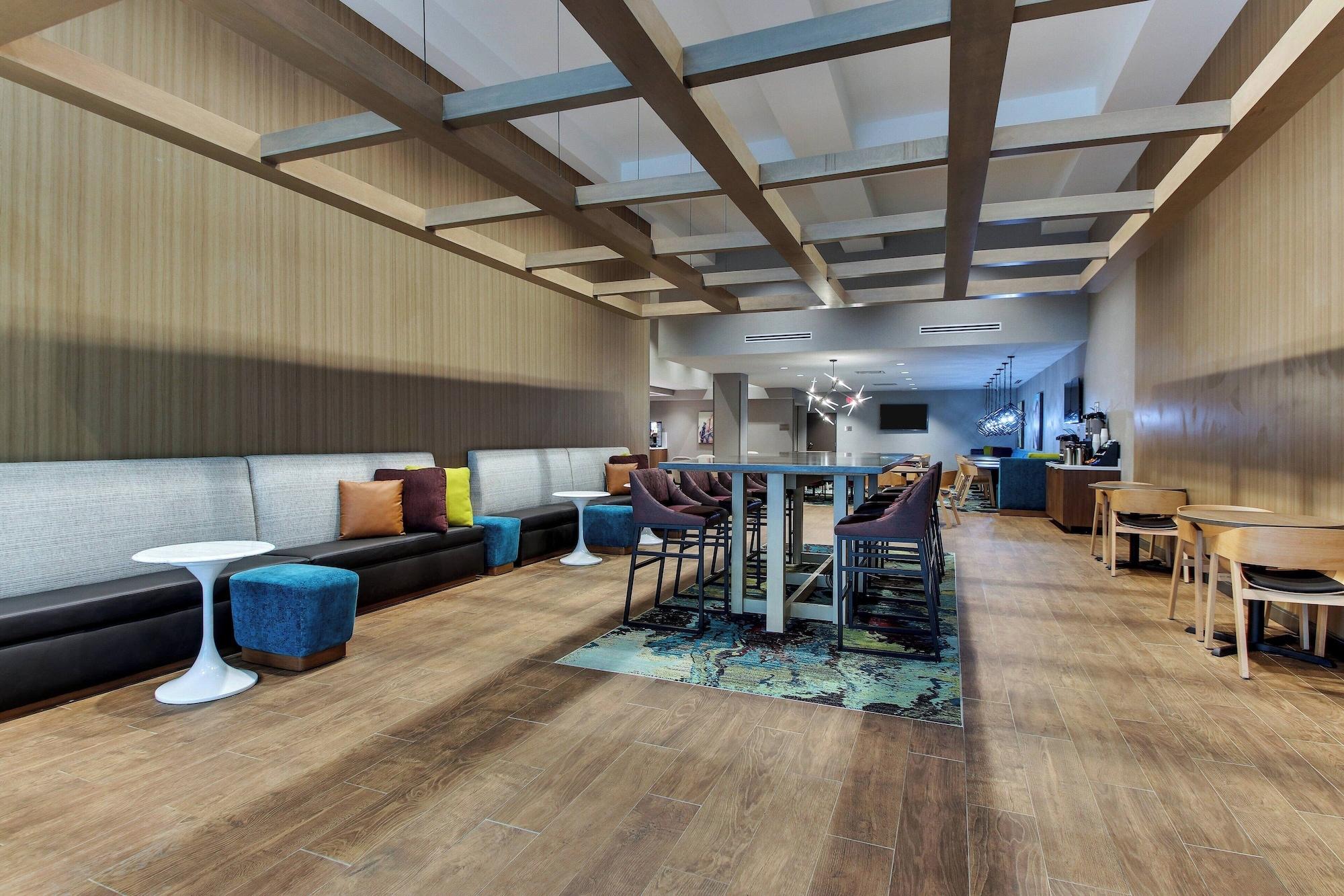 Vista Lobby Fairfield Inn & Suites by Marriott Birmingham Downtown