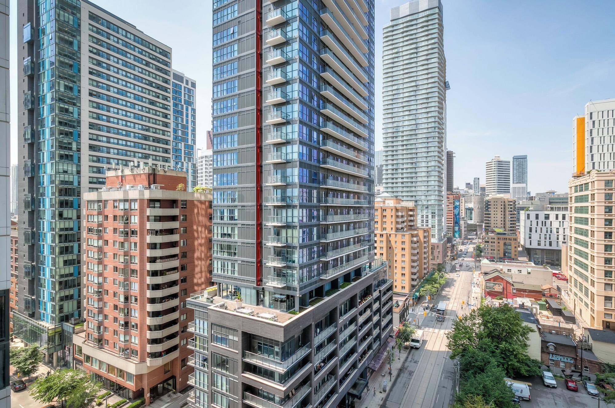 Varios Jarvis District Suites