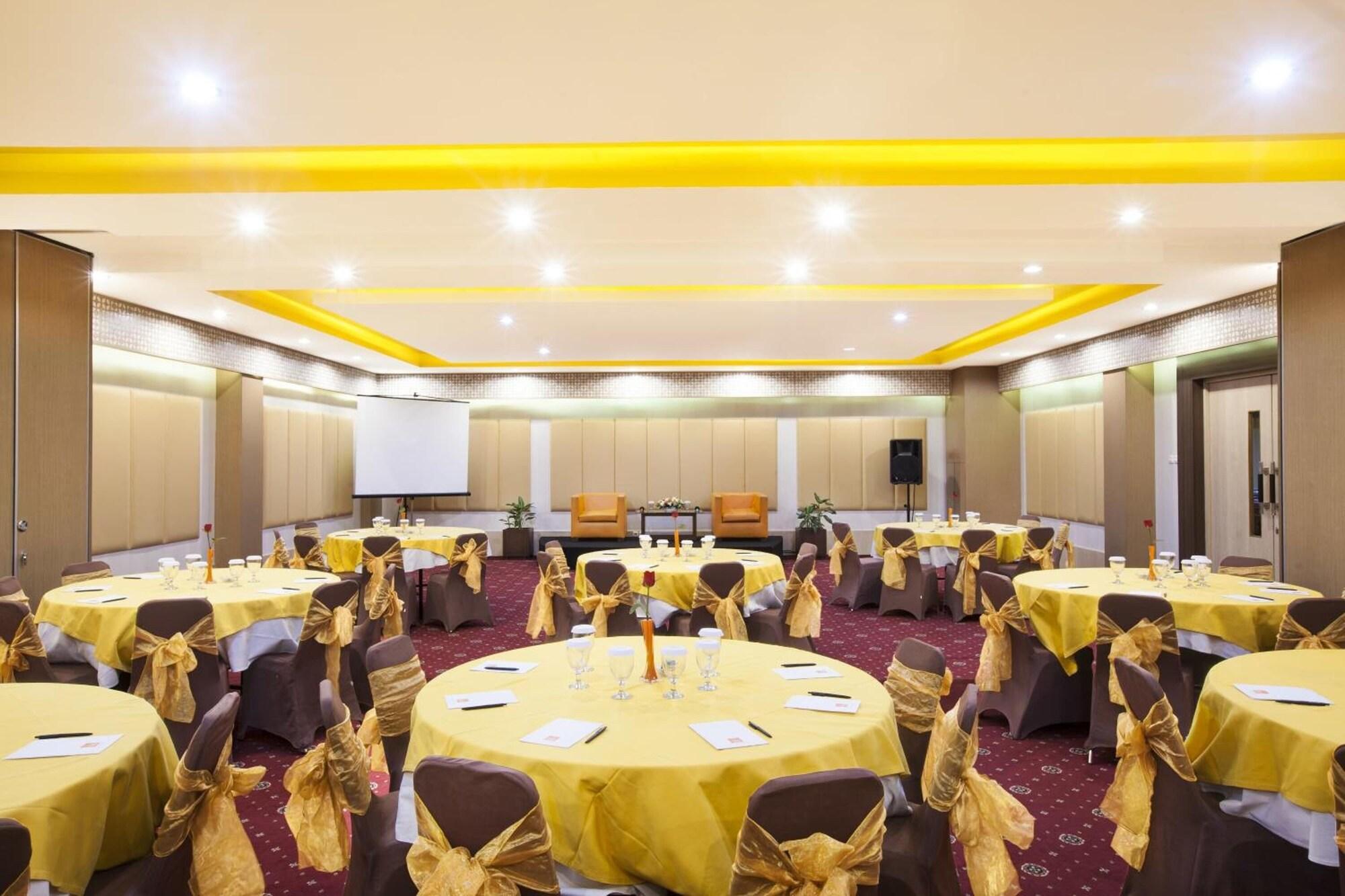Sala de Reuniones MMUGM Hotel Yogyakarta