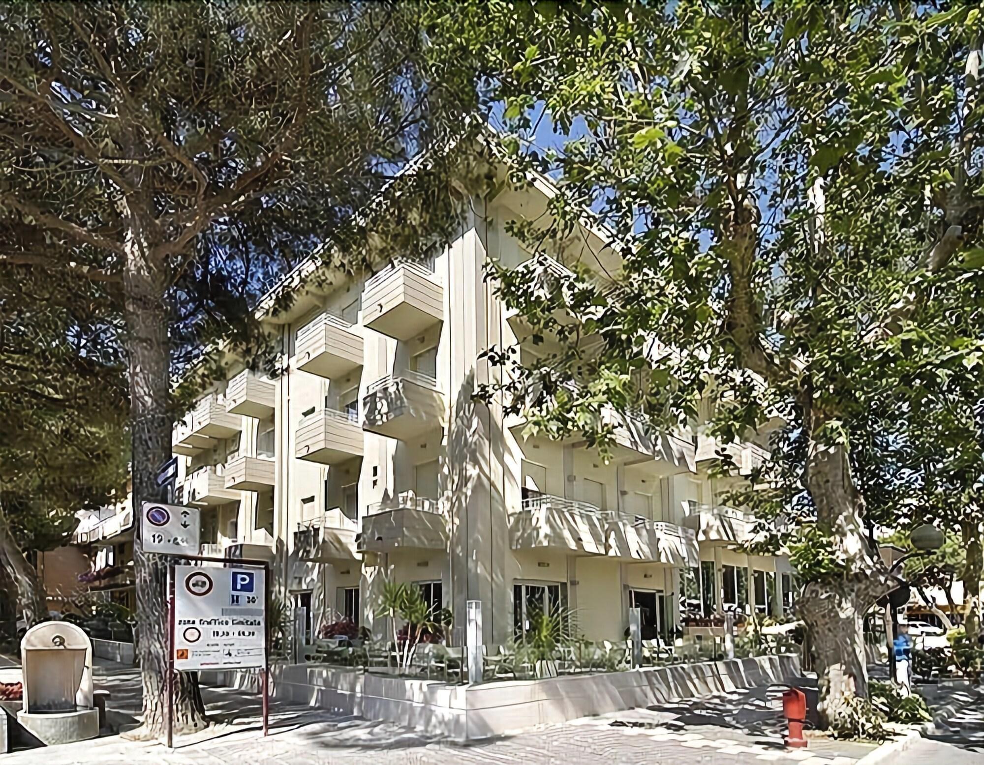 Varios Hotel Muccioli