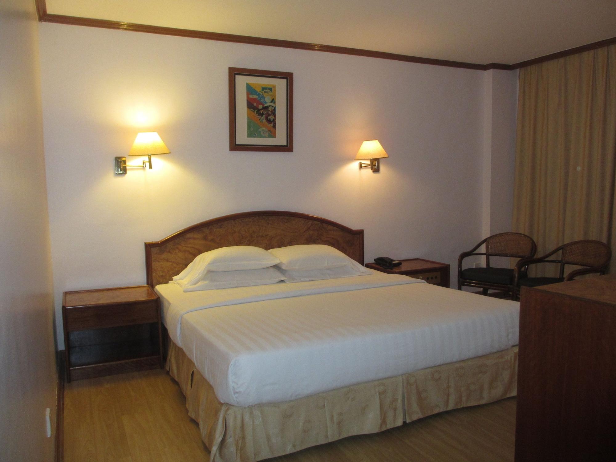 Varios Sanbay Hotel