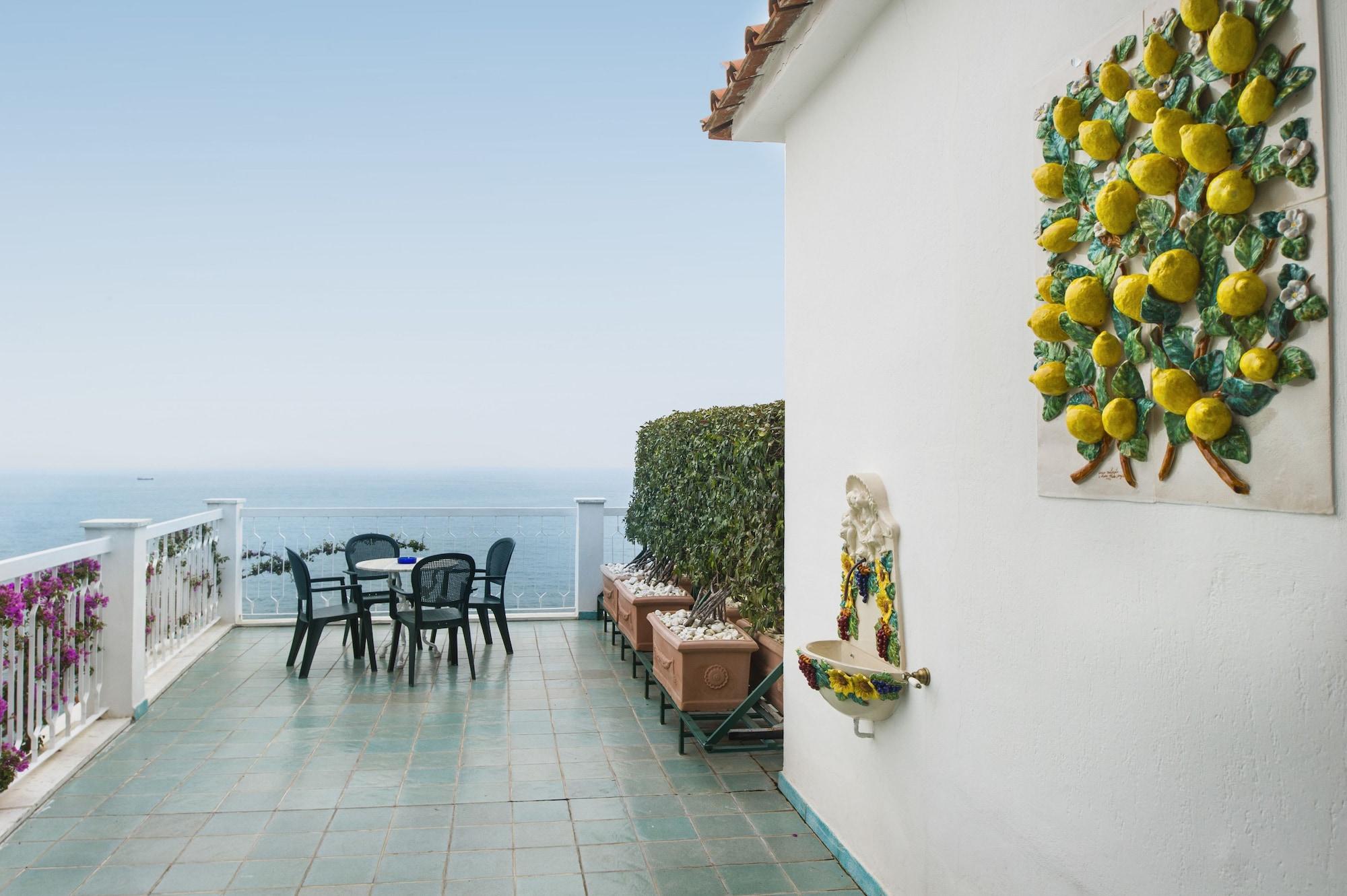 Varios Hotel Bellevue Suite