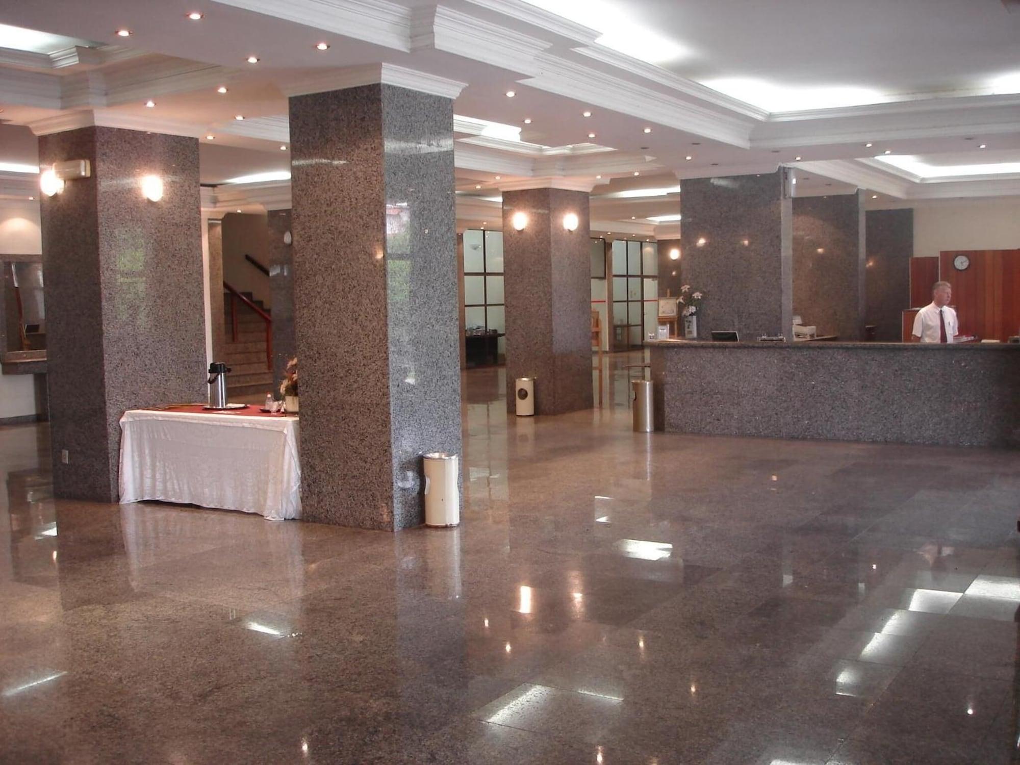 Vista Lobby Obeid Plaza Hotel