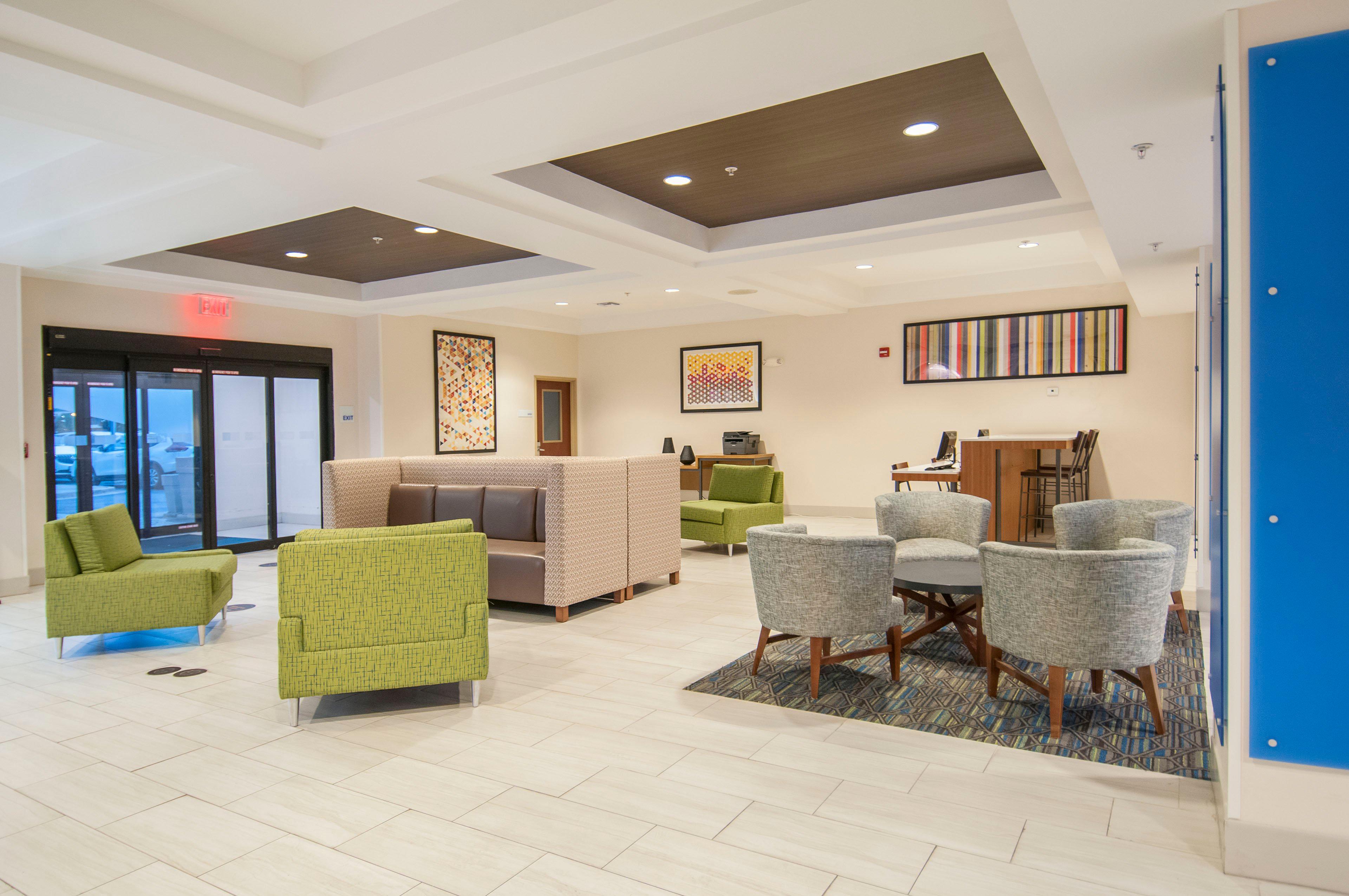 Vista Lobby Holiday Inn Express & Suites Biloxi Ocean Springs