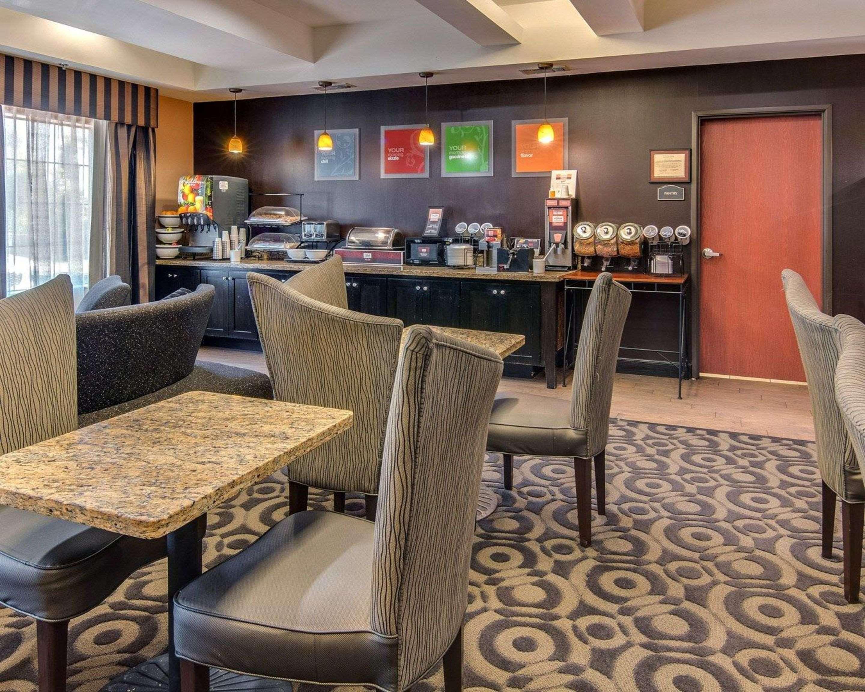 Restaurant Comfort Inn & Suites Paris