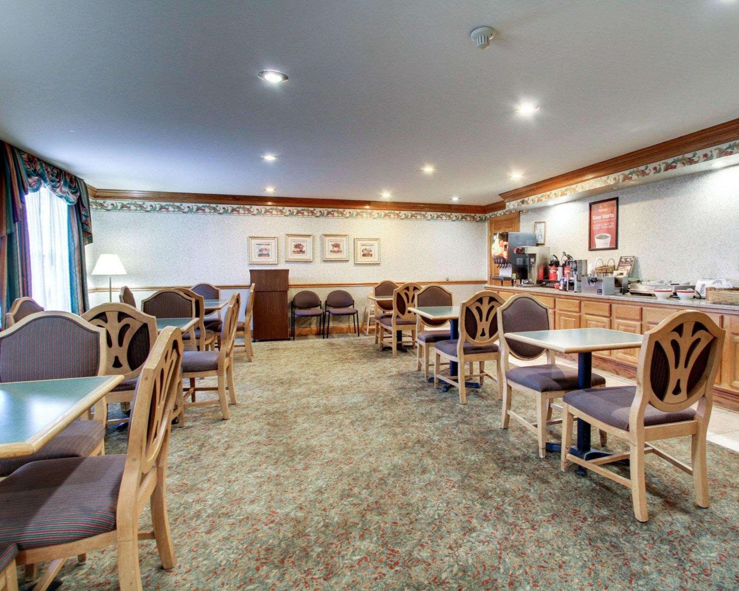 Restaurant Econo Lodge & Suites