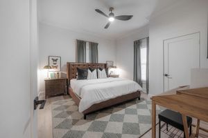 Alquiler Vacacional - 4 blocks to Riverwalk & Armature Works with 2 King Bedrooms plus Dreamy Porch