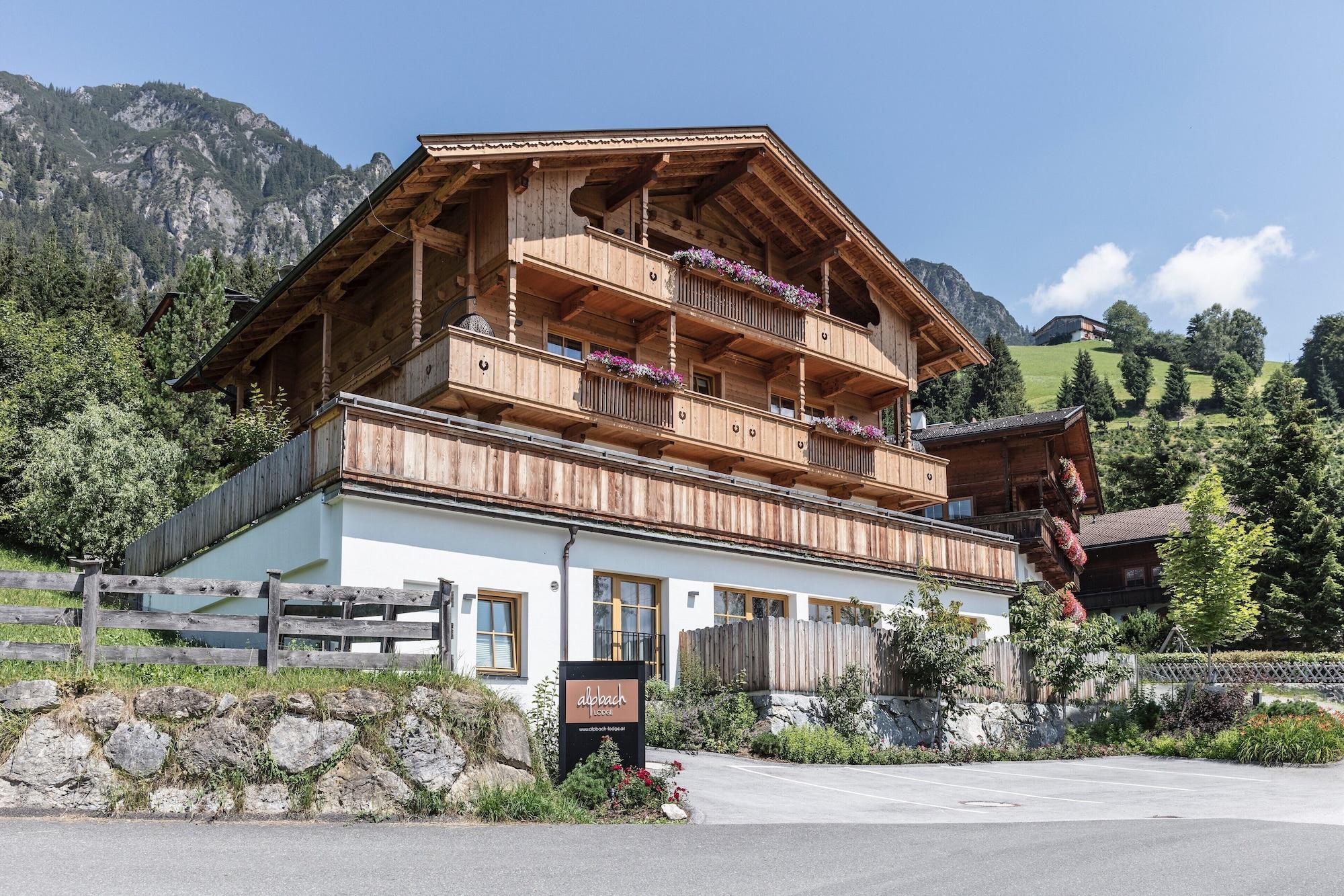 Vista Exterior Alpbach Lodge Chalet Superior