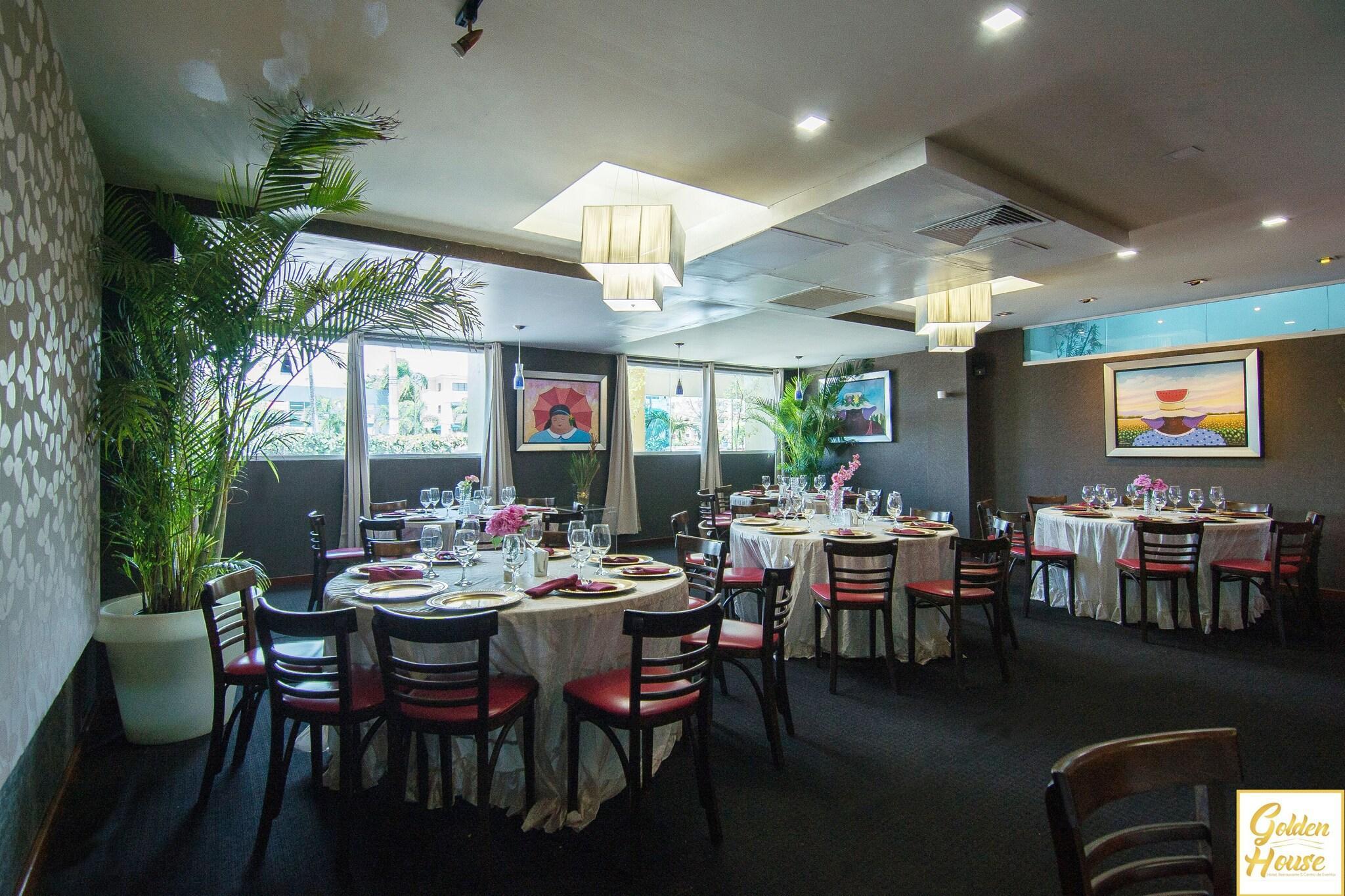 Restaurant Golden House Hotel & Restaurant