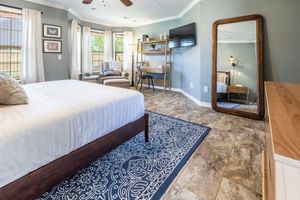 Alquiler Vacacional - The Velvet Spoke Renovated & Cozy Best of Bentonville Pet Friendly Sleeps 10
