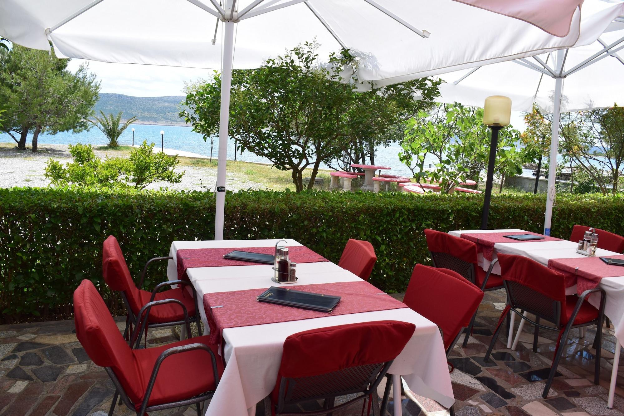 Restaurant Apartments and rooms Marko