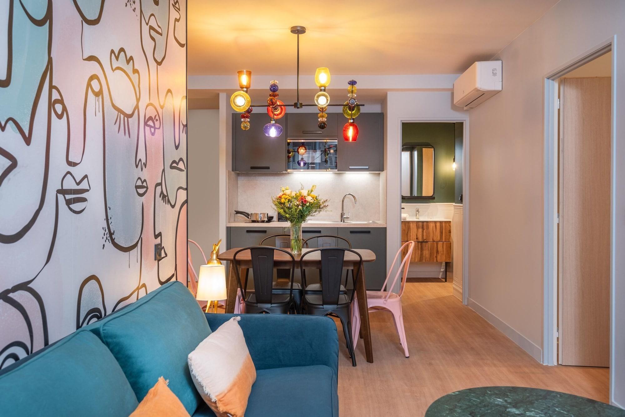 Equipamiento de Habitación Montmartre Paris Suite