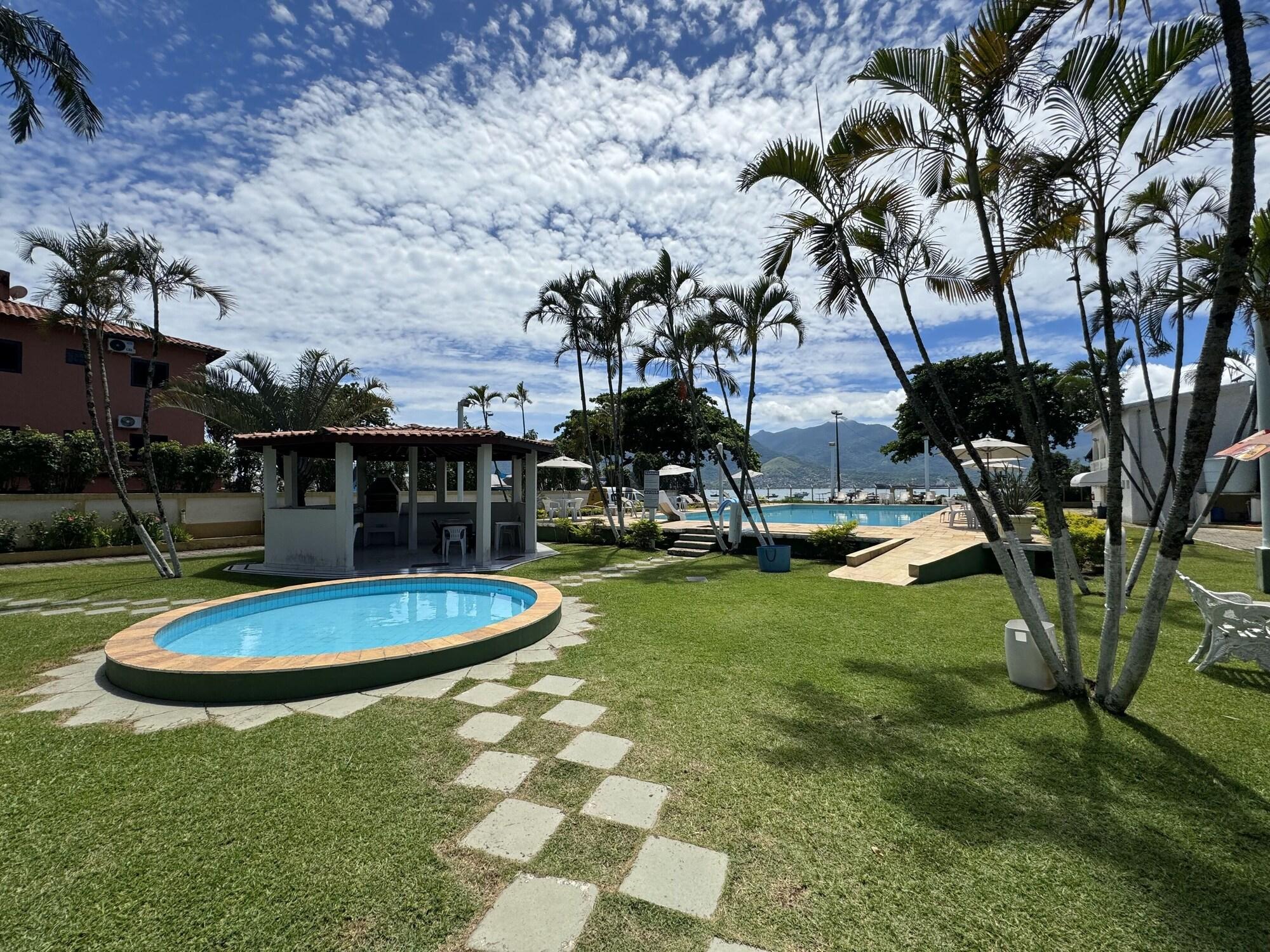 Vista Piscina Hotel Recanto dos Pássaros