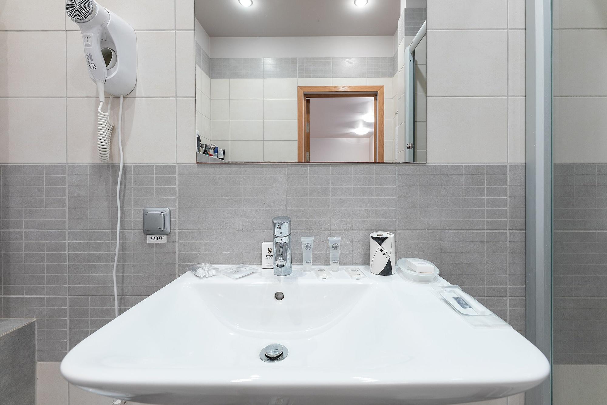 Equipamiento de Habitación Room in Guest Room - Valensija - Large Suite Apartment