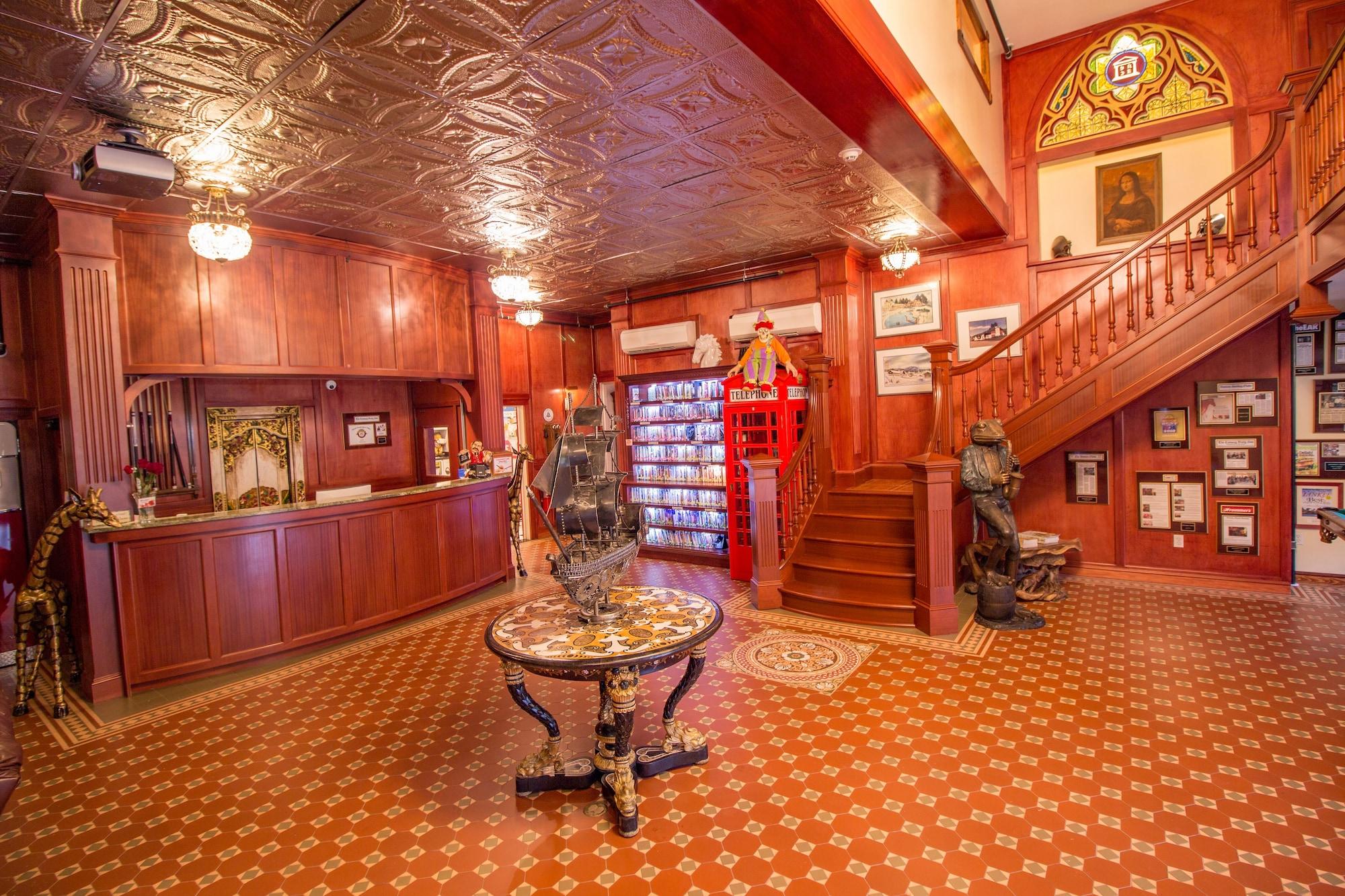 Vista Lobby Adventure Suites