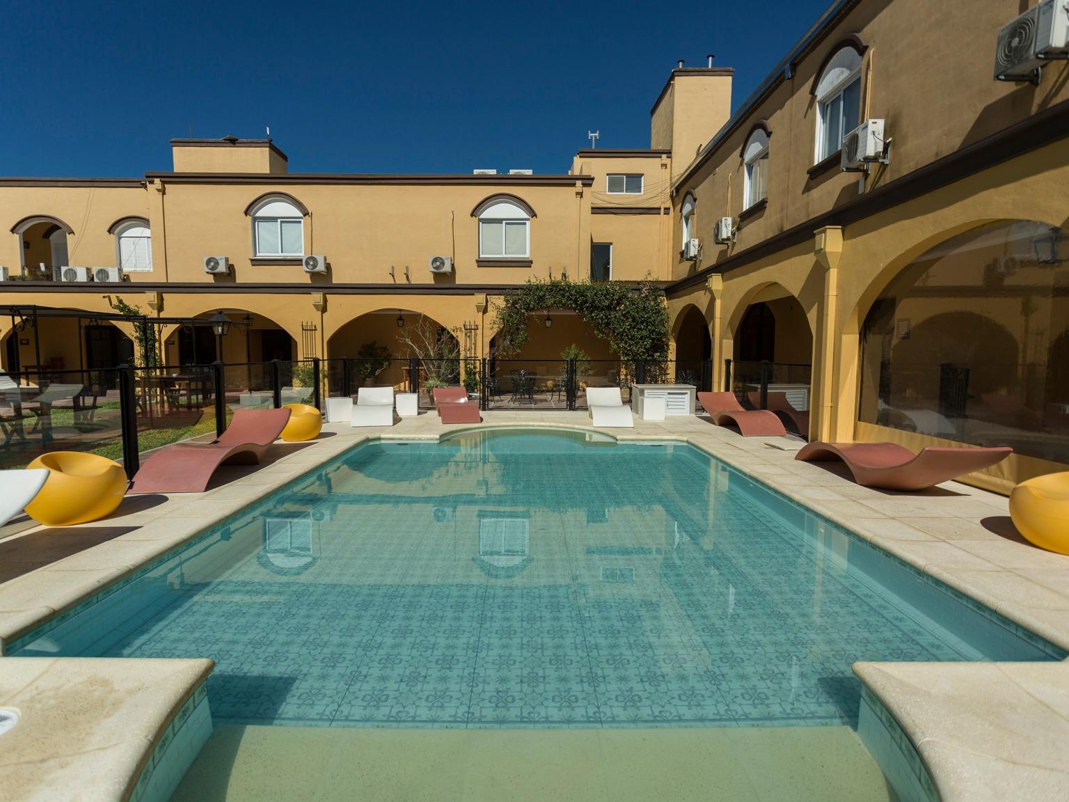 Vista Piscina Hotel y Spa San Carlos