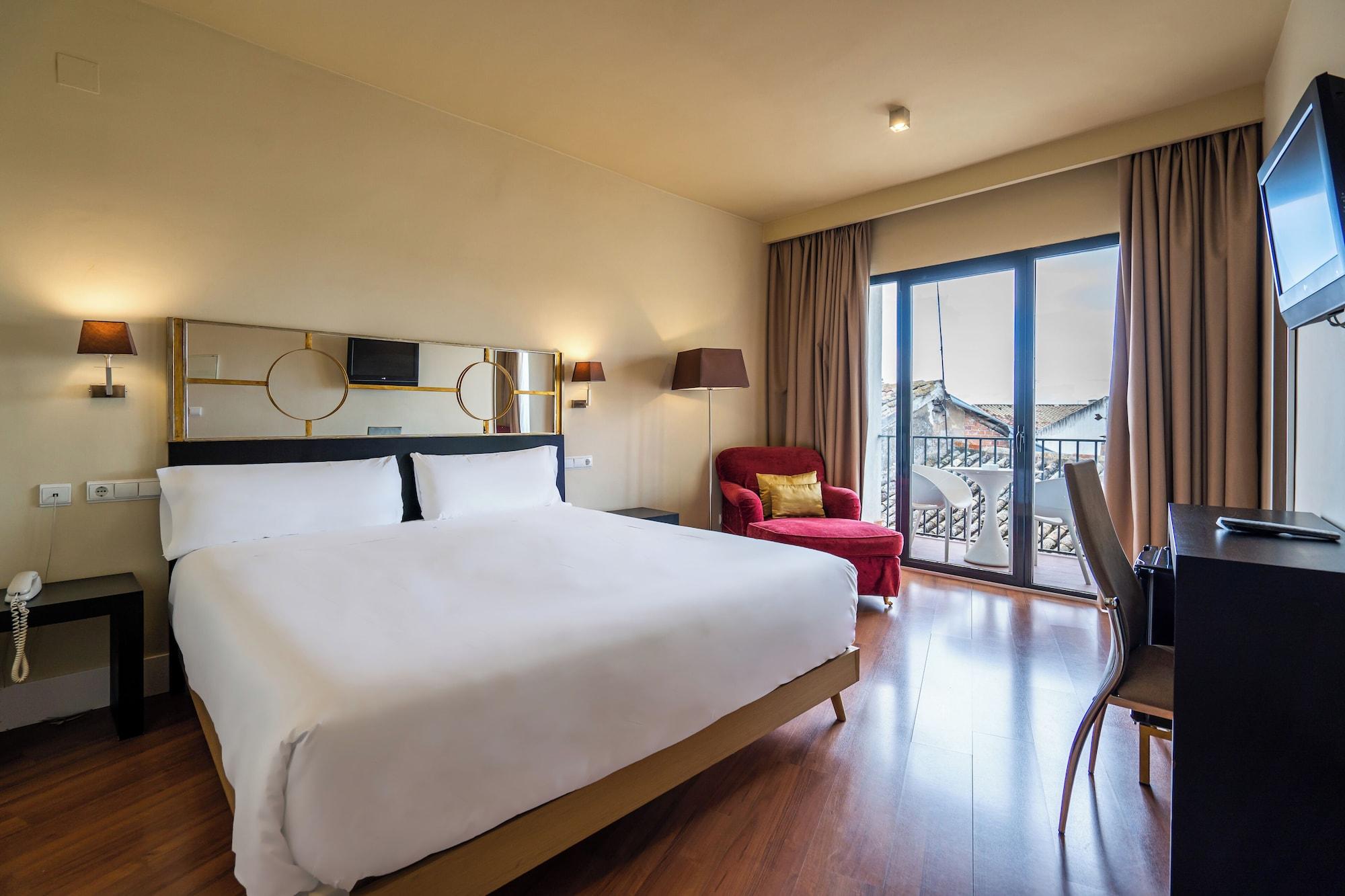 Varios Hotel YIT El Postigo