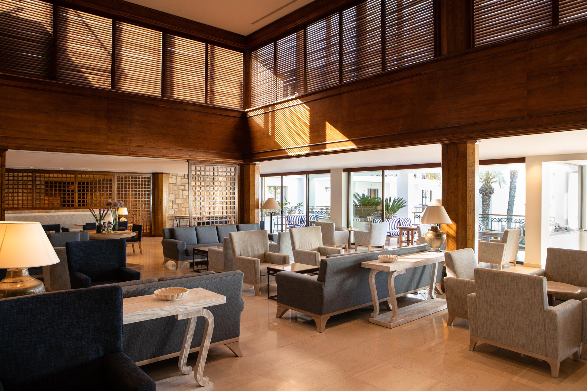 Vista Lobby Annabelle