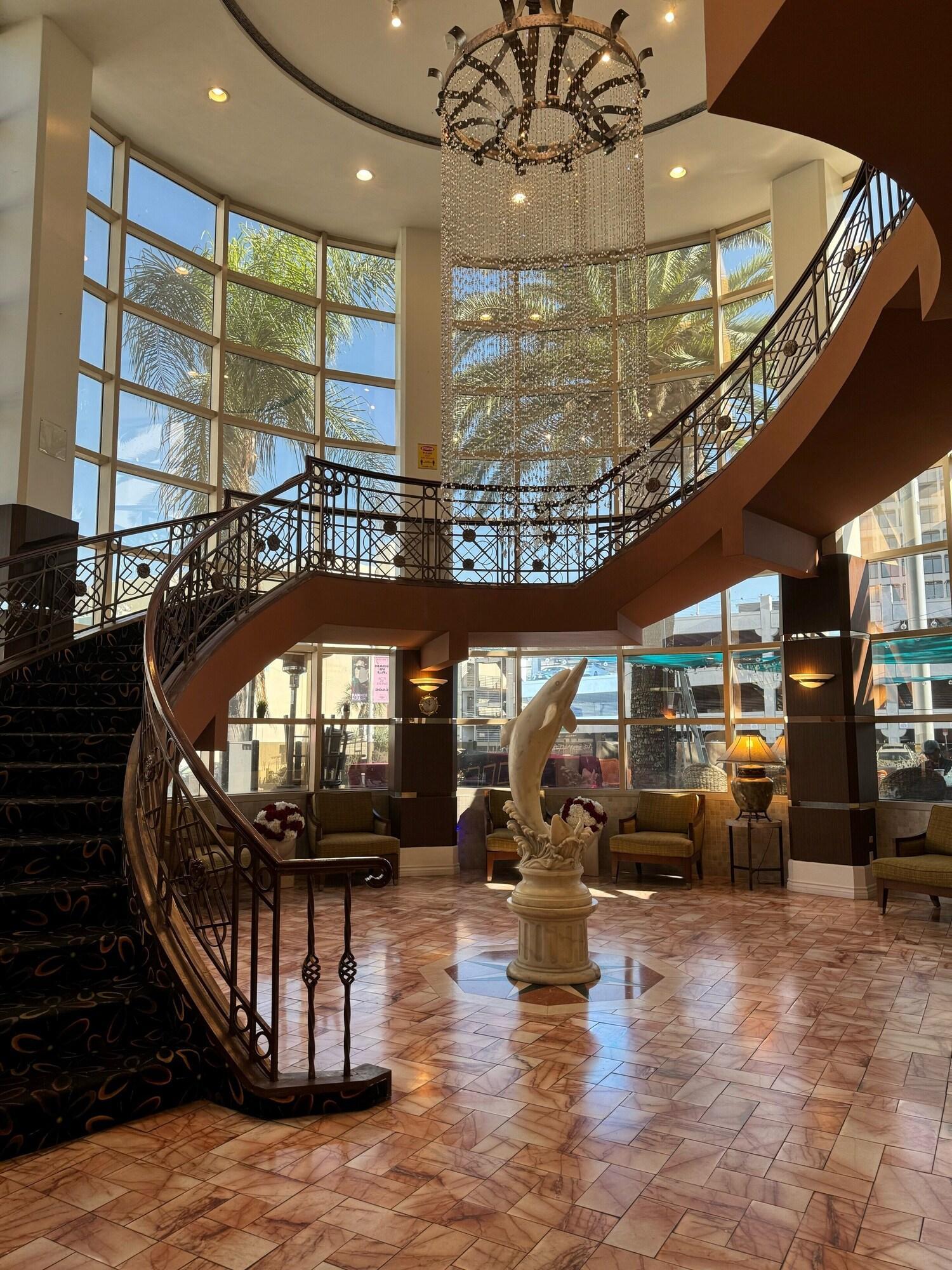 Vista Lobby Garden Suite Hotel