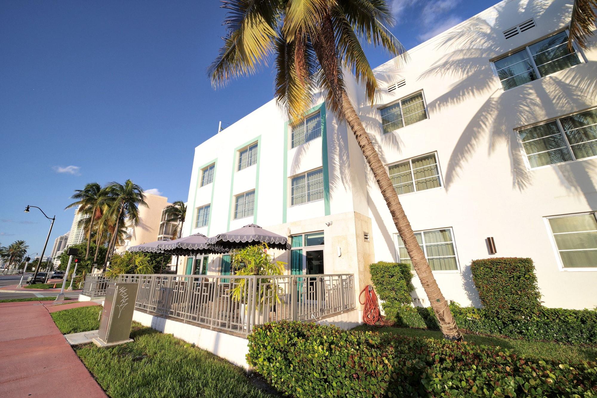 Vista Exterior Venezia hotel by At Mine Hospitality