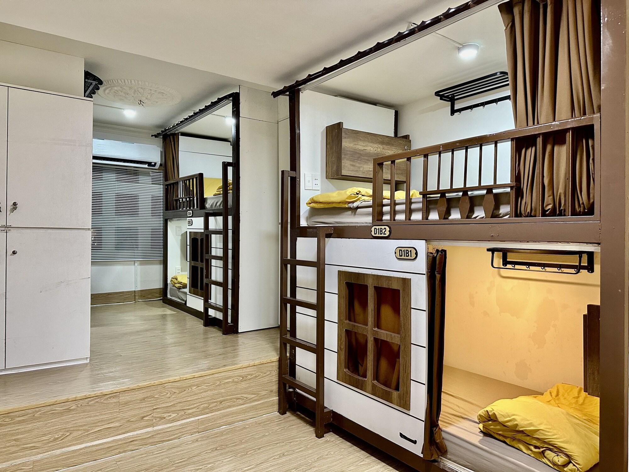 Varios Dorms Bui Vien