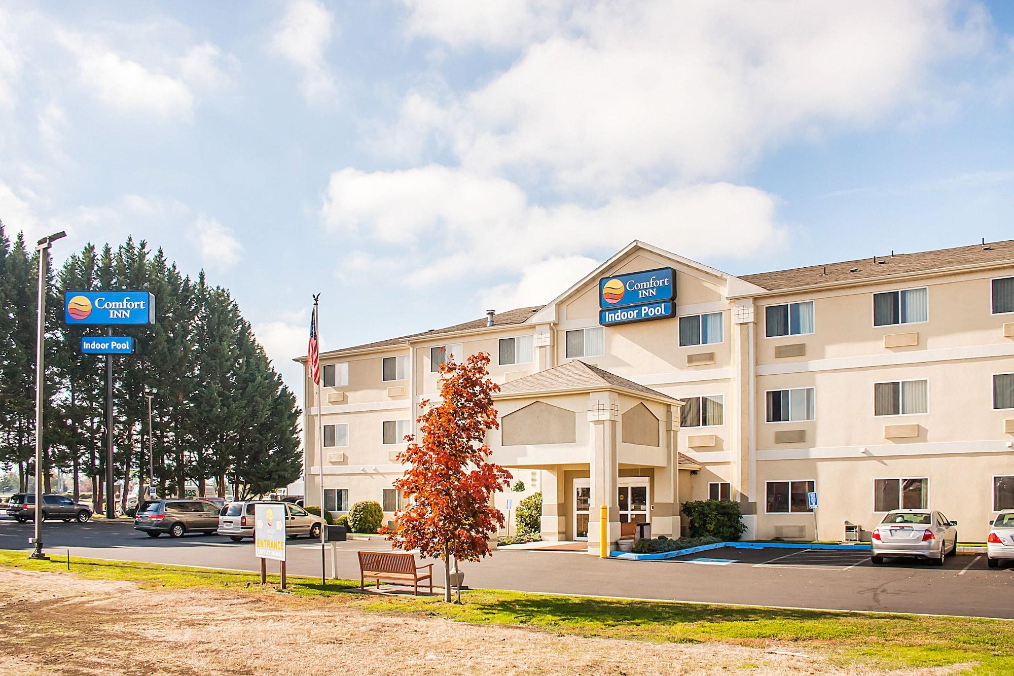 Vista Exterior Comfort Inn Medford North