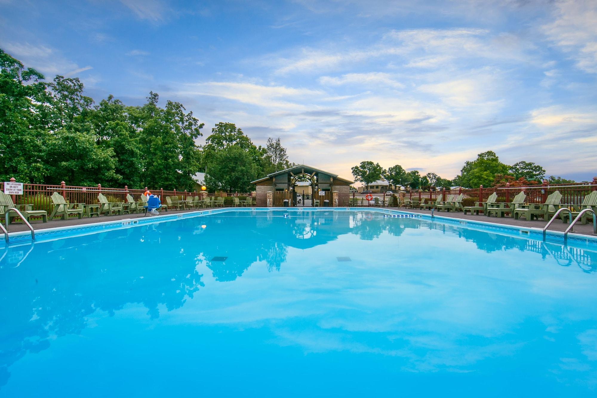 Vista Piscina Holiday Inn Club Vacations Holiday Hills Resort Branson by IHG