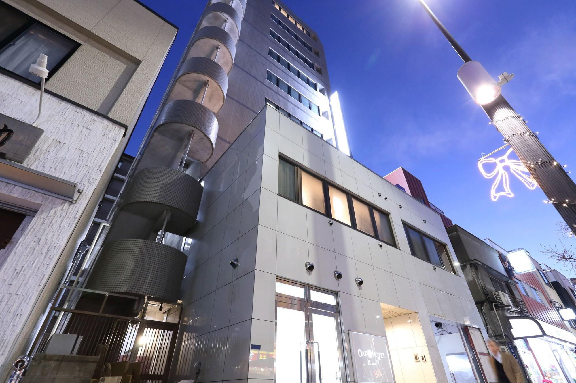Varios Oak Hotel Edo - Hostel
