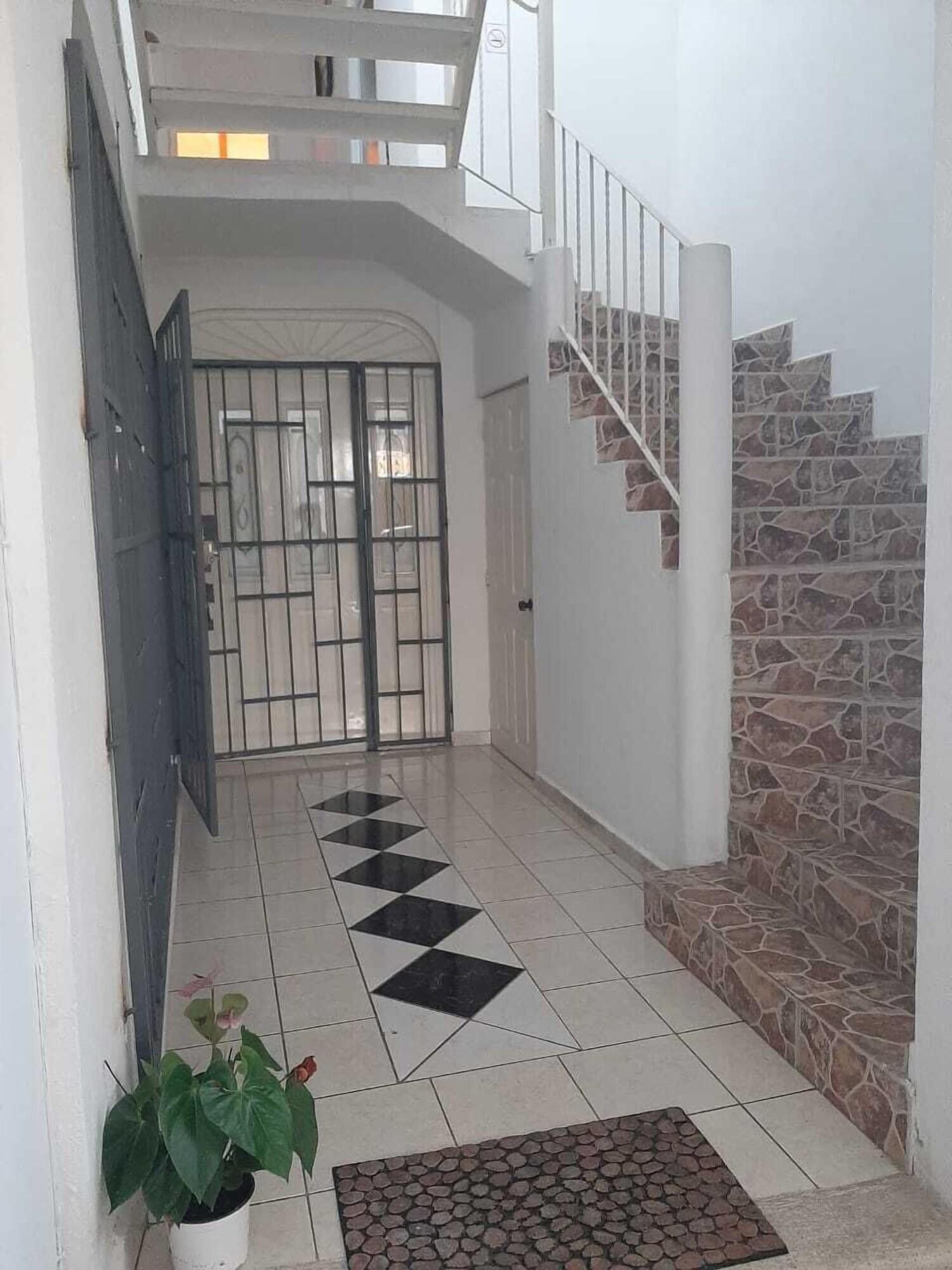 Vista Exterior Casa Om