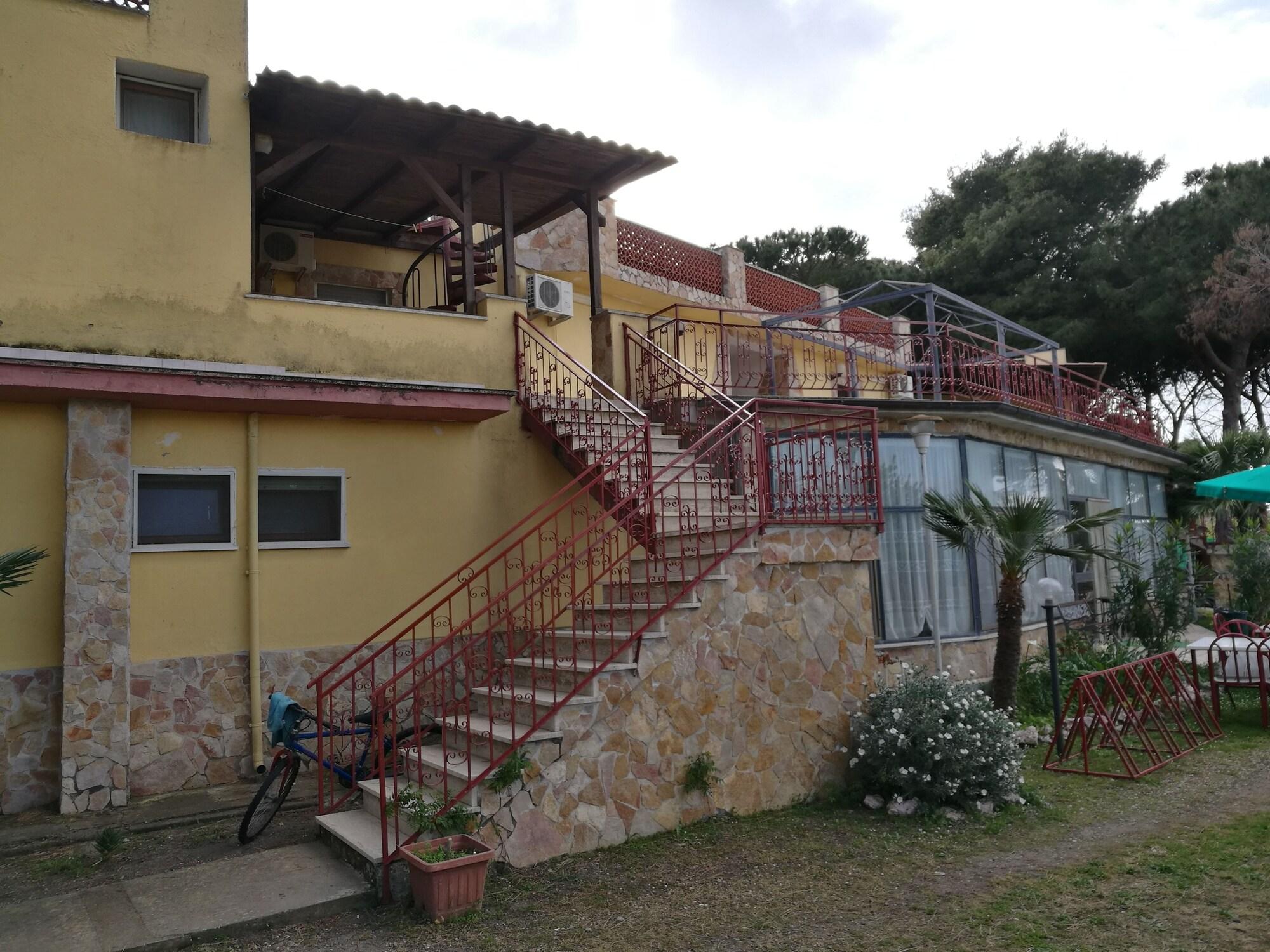 Vista Exterior Hotel Paradiso