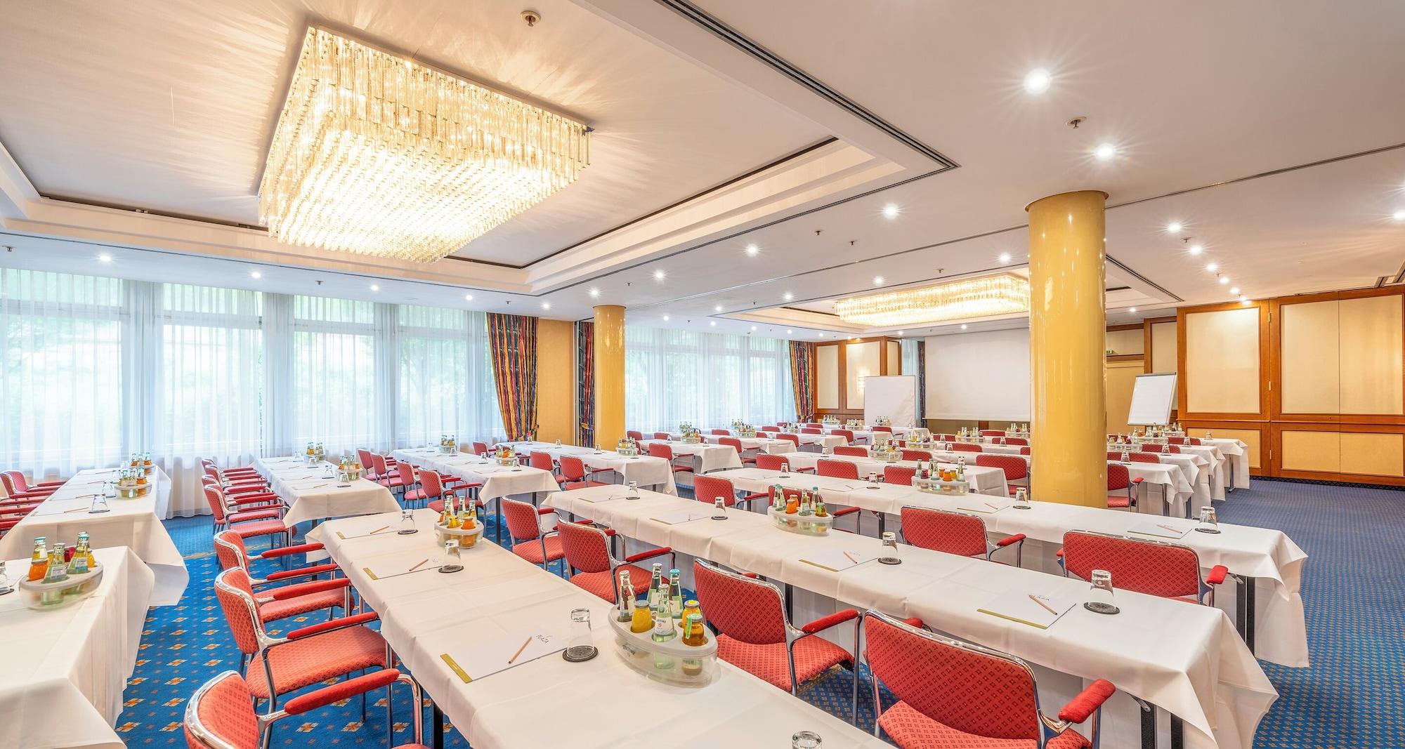 Sala de Reuniones PLAZA Premium Schwerin; Sure Hotel Collection by Best Western