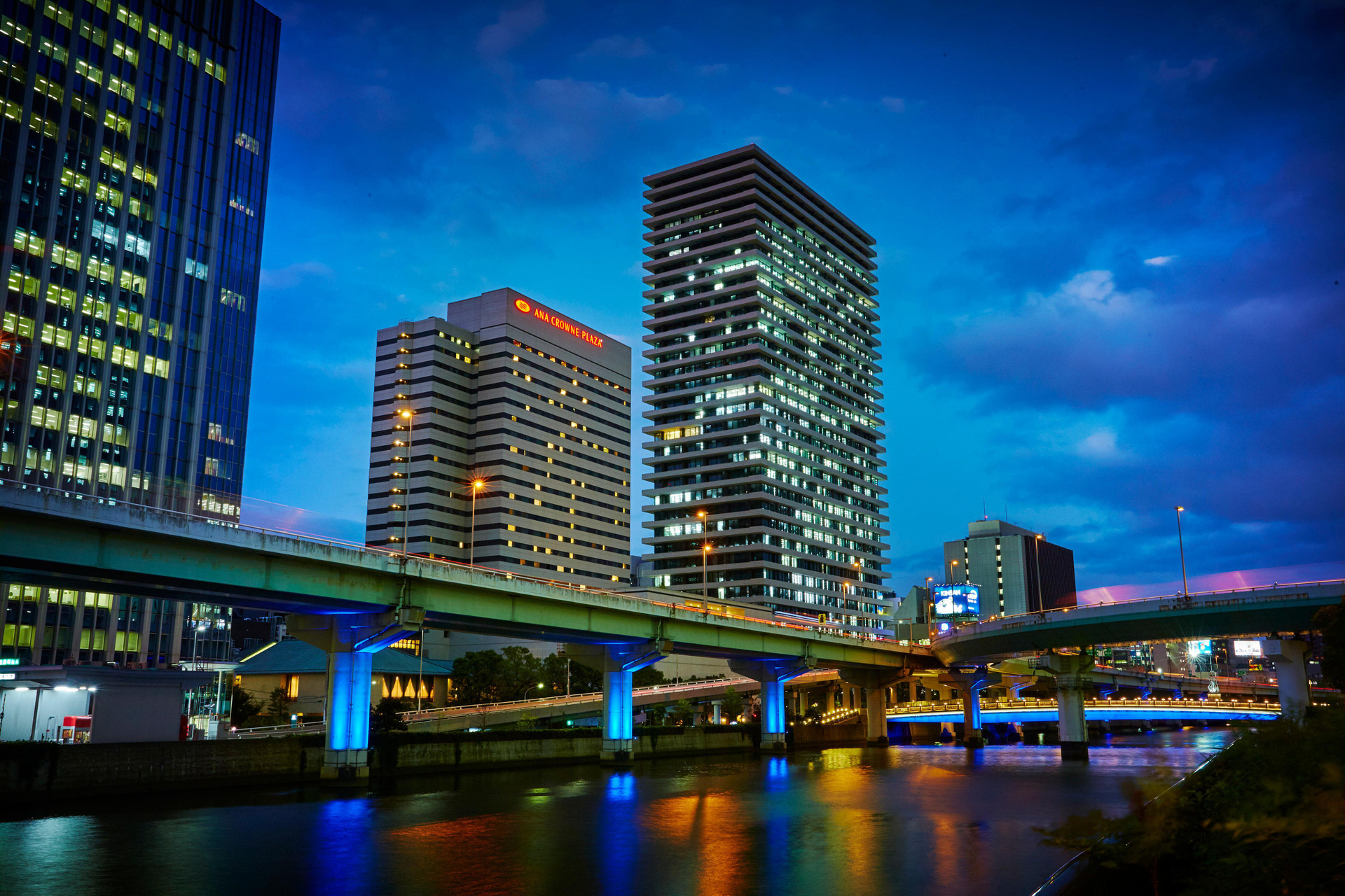 Vista Exterior ANA Crowne Plaza Osaka by IHG