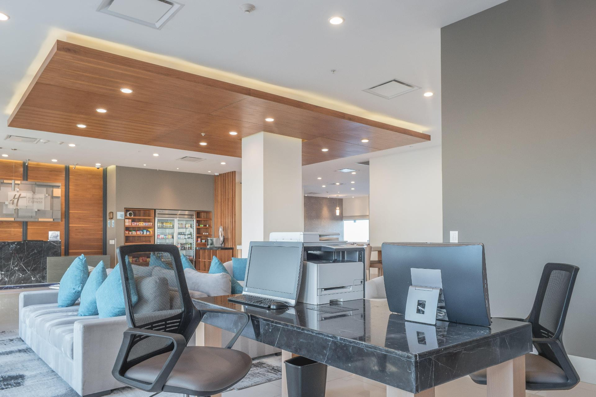 Vista Exterior Holiday Inn Express & Suites Silao Aeropuerto - Terminal by IHG