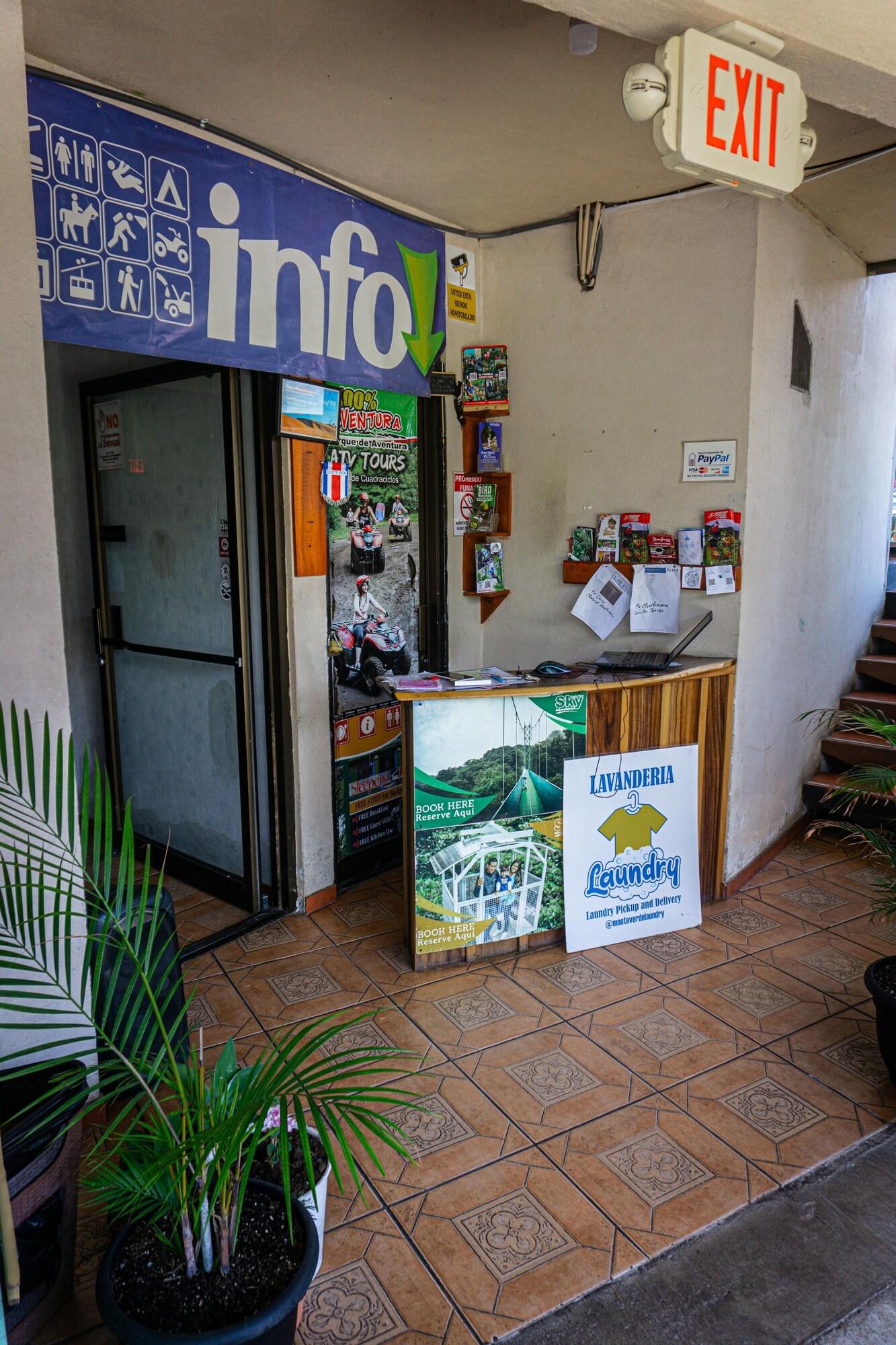 Vista Lobby Sleepers Sleep Cheaper Hostel