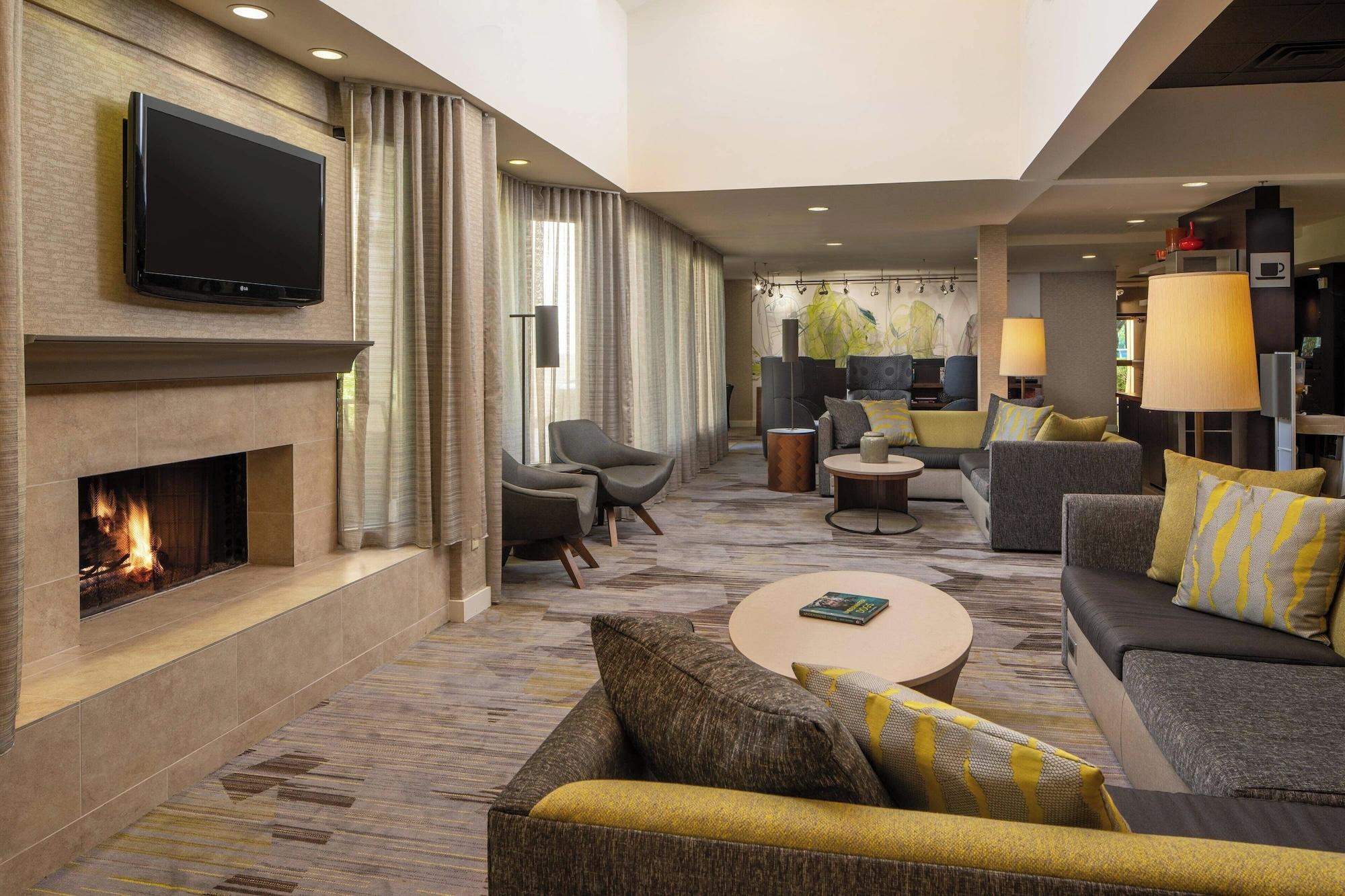 Vista Lobby Courtyard by Marriott Jacksonville at Mayo Clinic Campus/Beaches