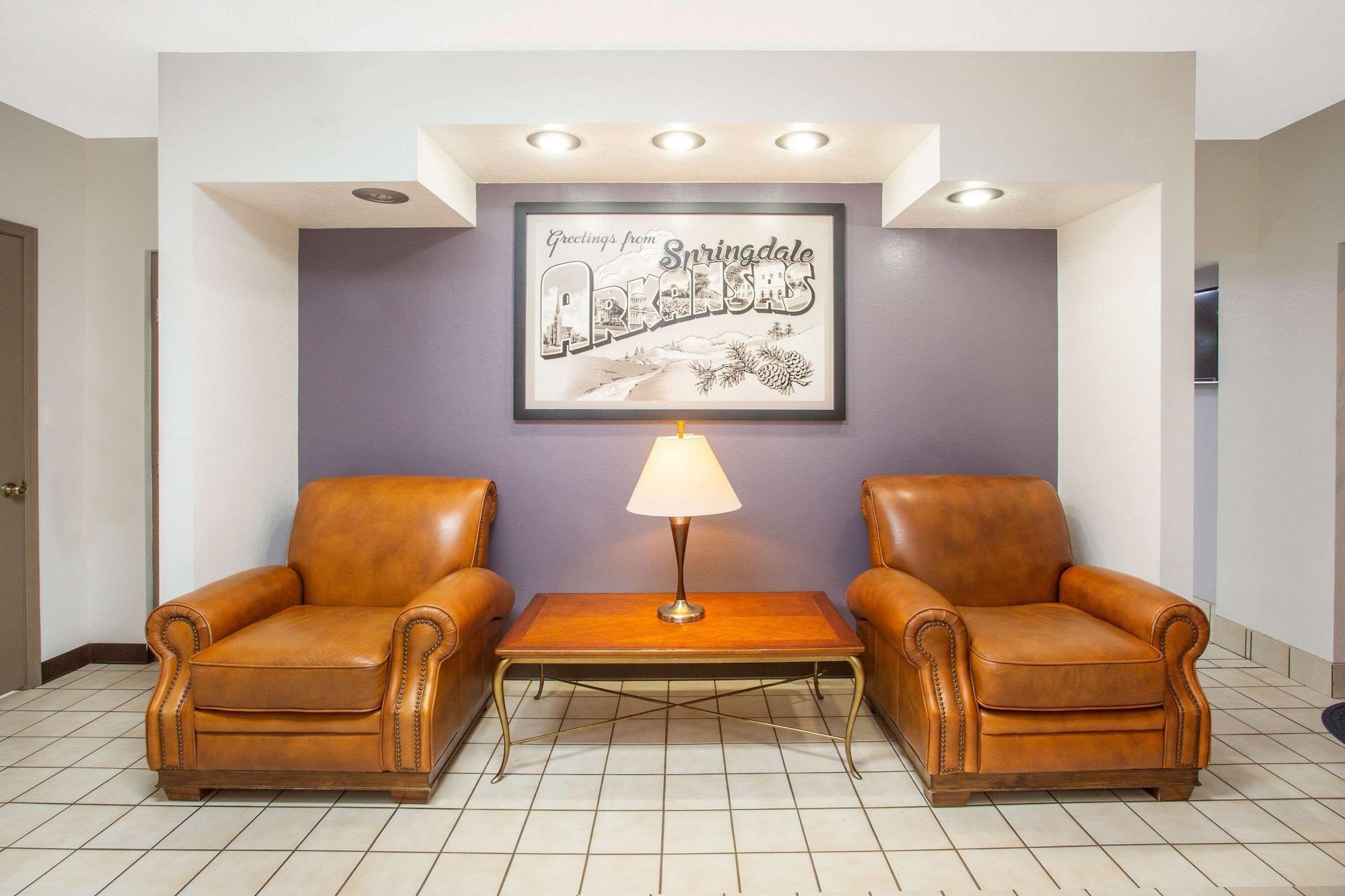 Vista Lobby Super 8 by Wyndham Springdale AR